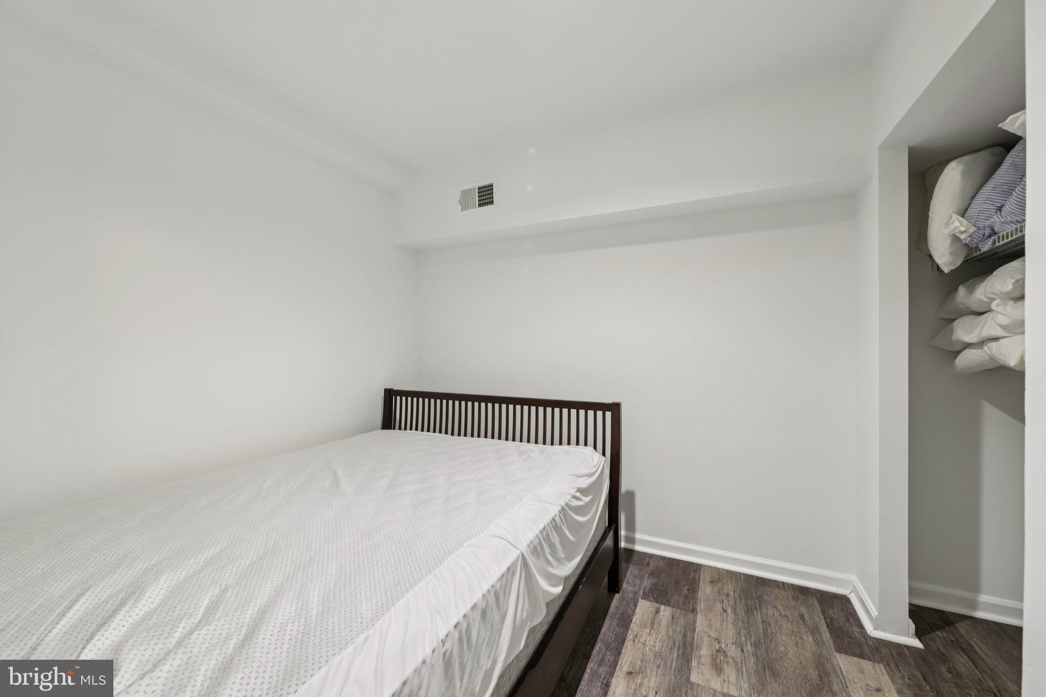 SPRINGFIELD OAKS - Residential