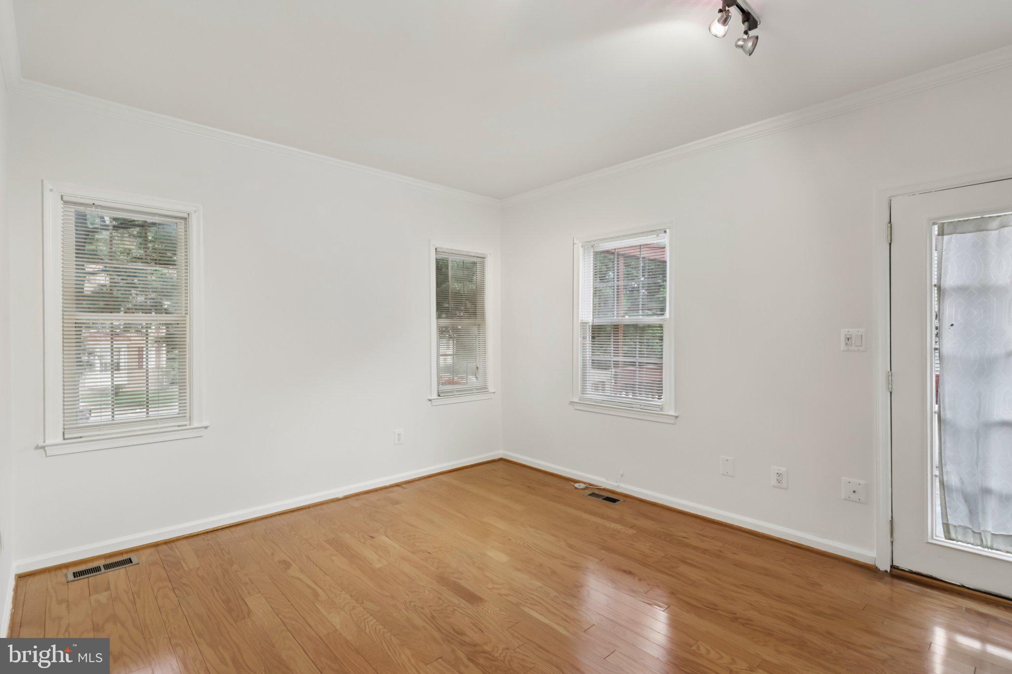 SPRINGFIELD OAKS - Residential