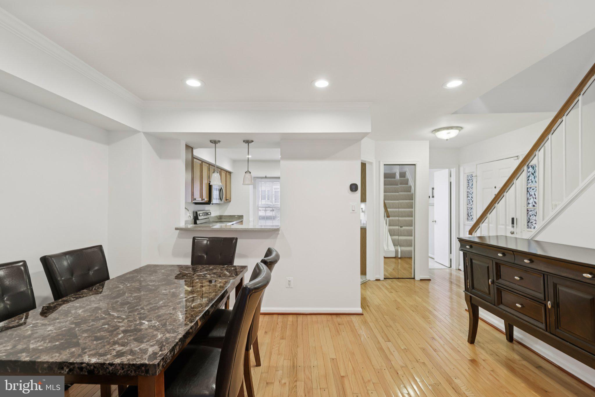 SPRINGFIELD OAKS - Residential