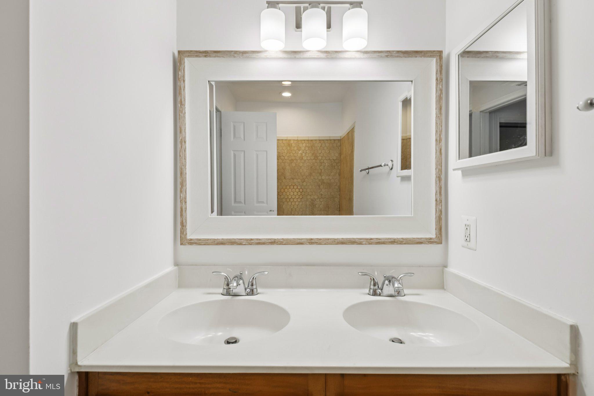 SPRINGFIELD OAKS - Residential