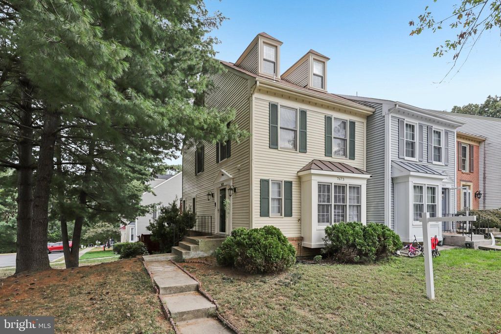 Photo of 7673 Northern Oaks Court, SPRINGFIELD, VA 22153 (MLS # VAFX2268656)