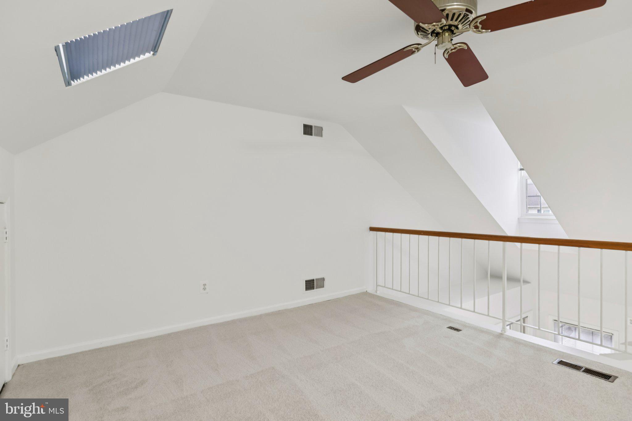 SPRINGFIELD OAKS - Residential