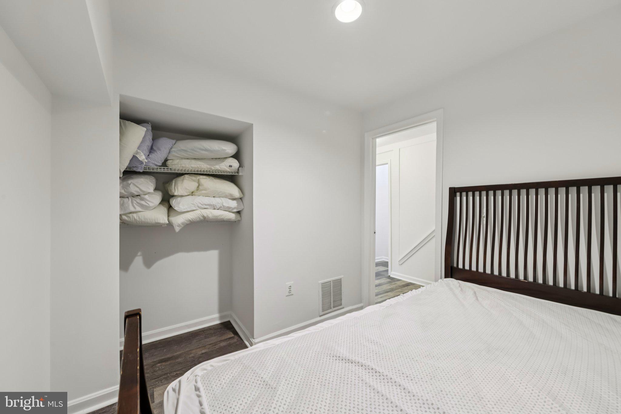 SPRINGFIELD OAKS - Residential