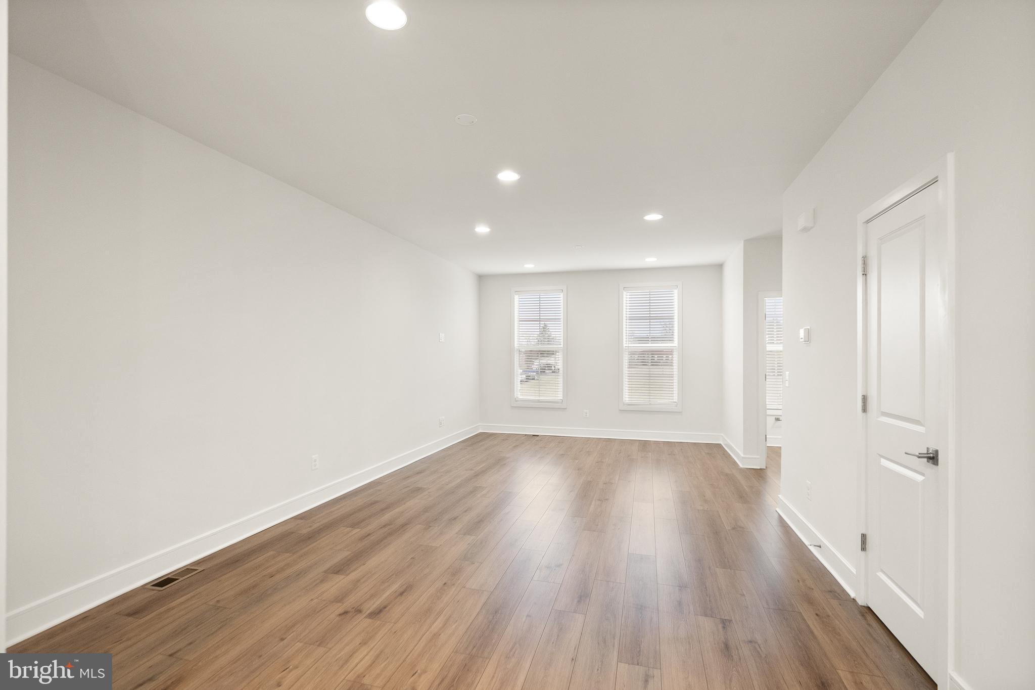 ROBINSON MANOR - Residential