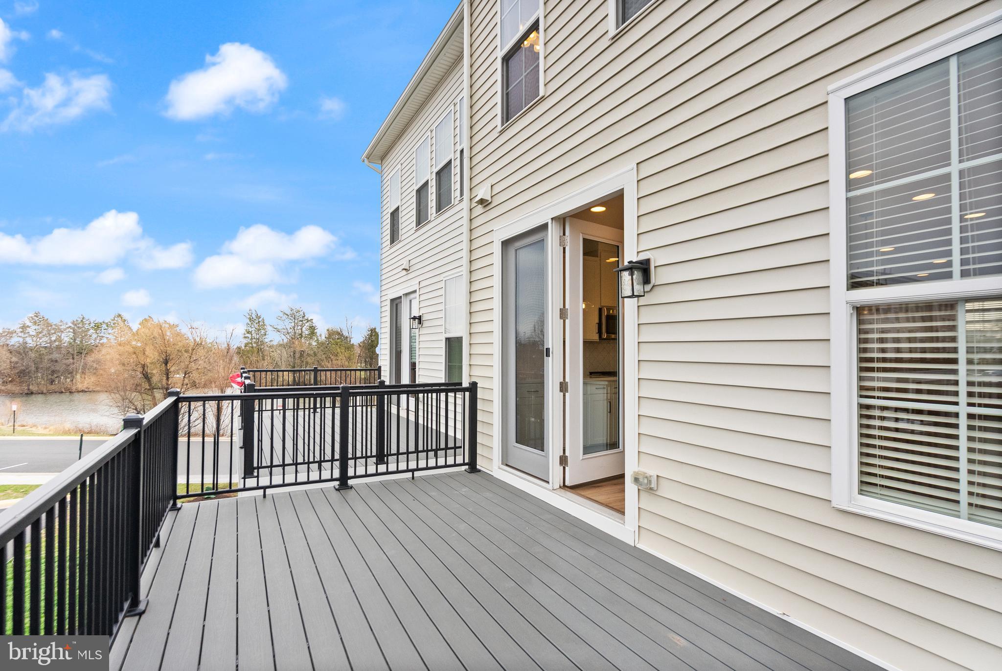 ROBINSON MANOR - Residential