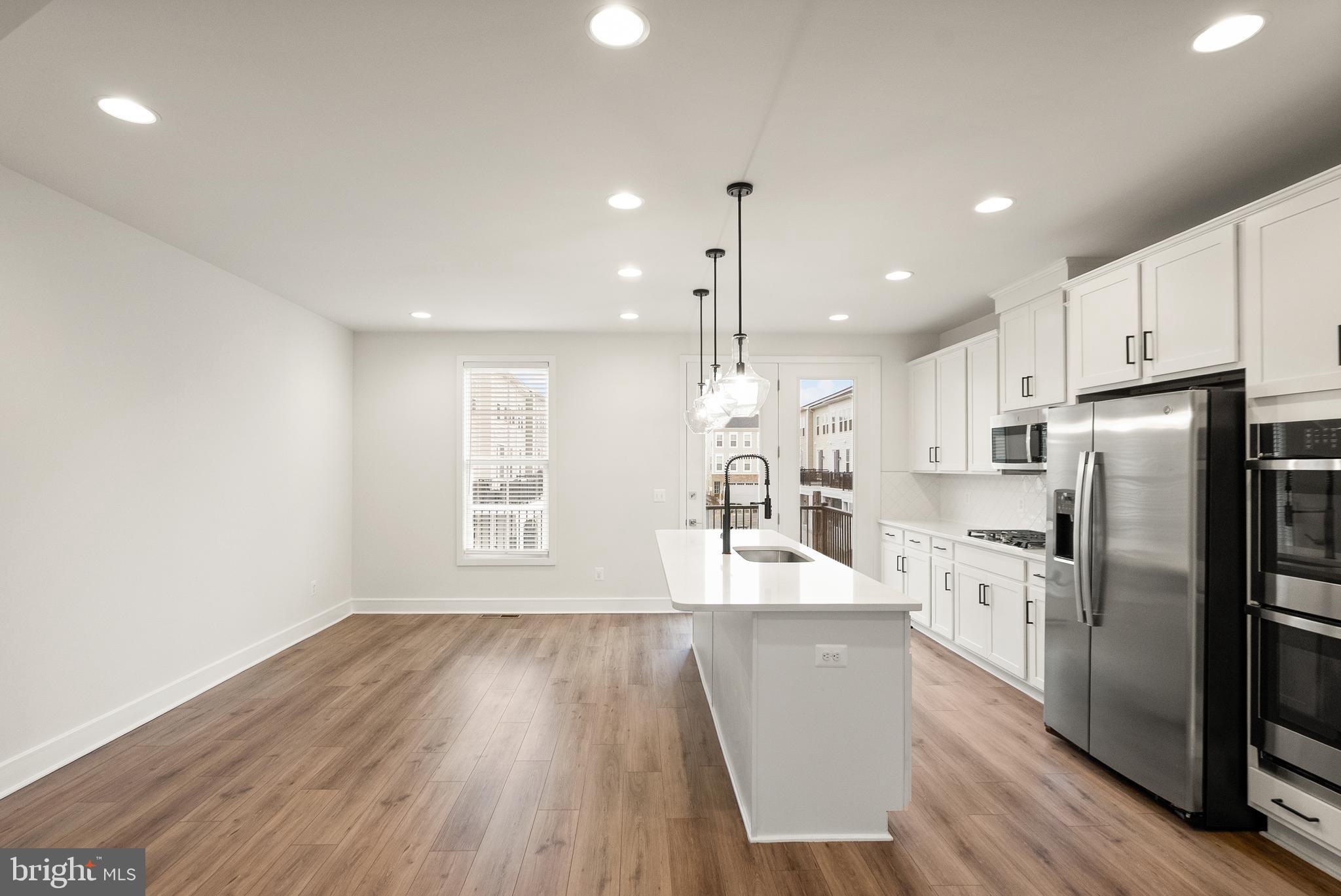 ROBINSON MANOR - Residential