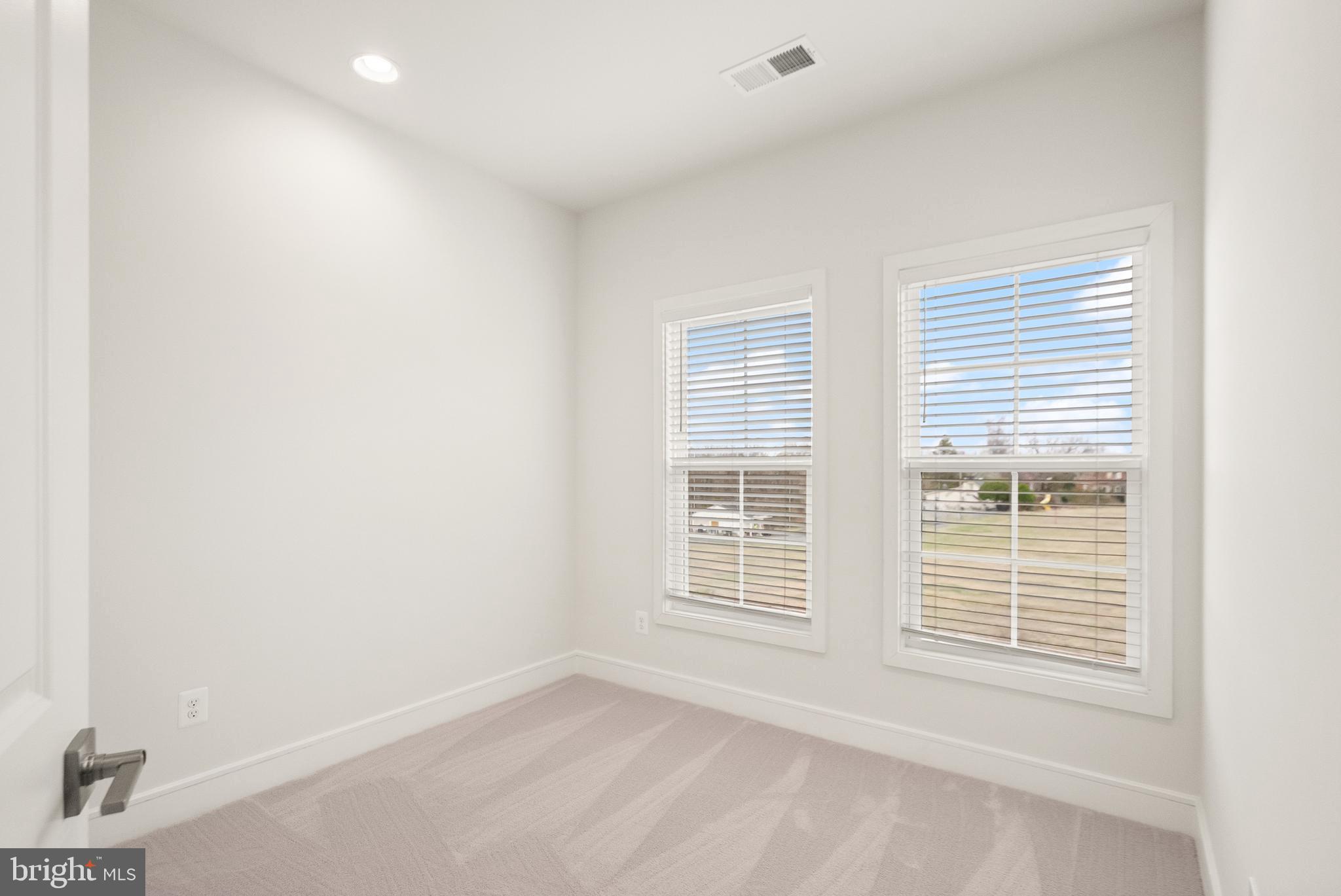 ROBINSON MANOR - Residential