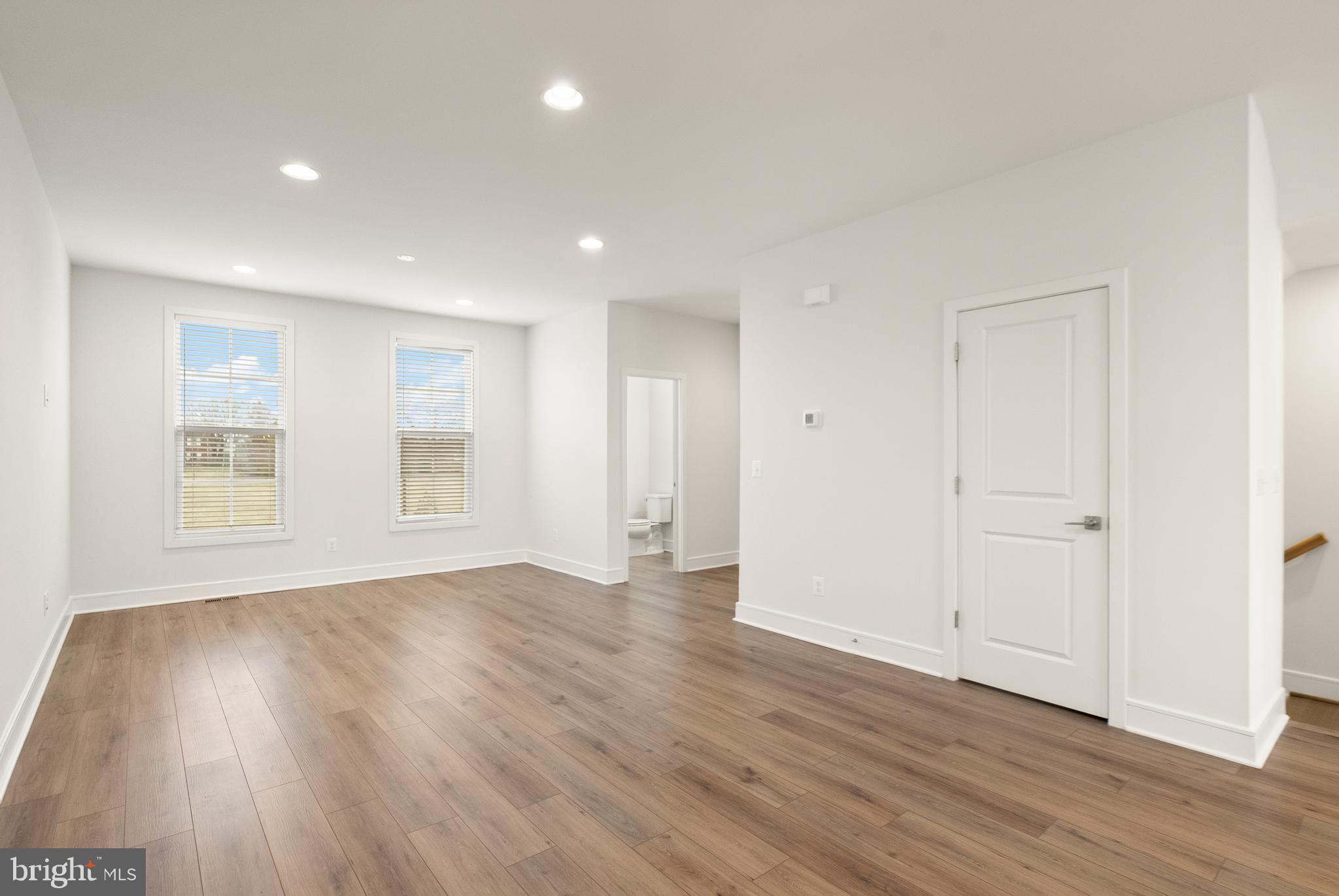 ROBINSON MANOR - Residential