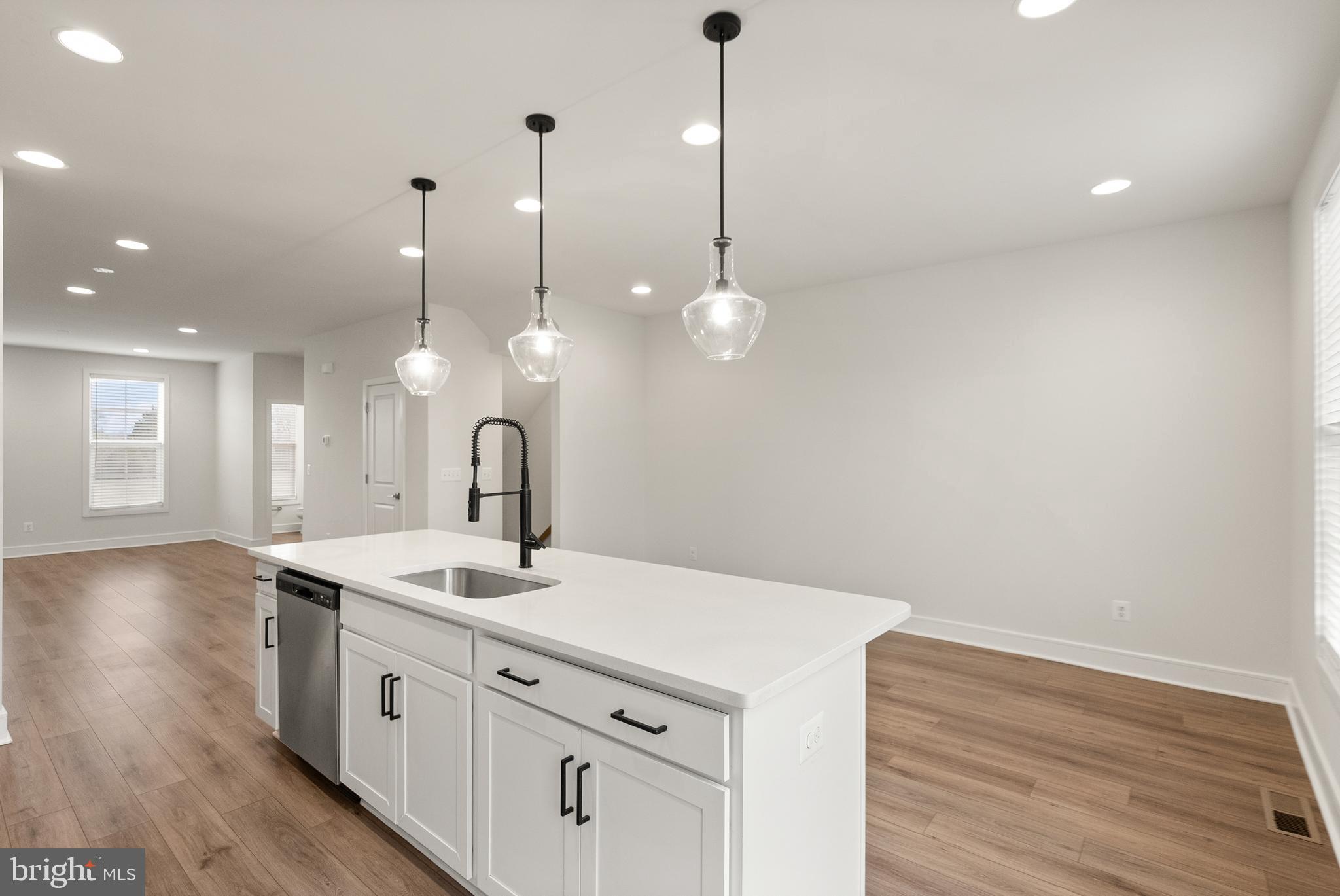 ROBINSON MANOR - Residential