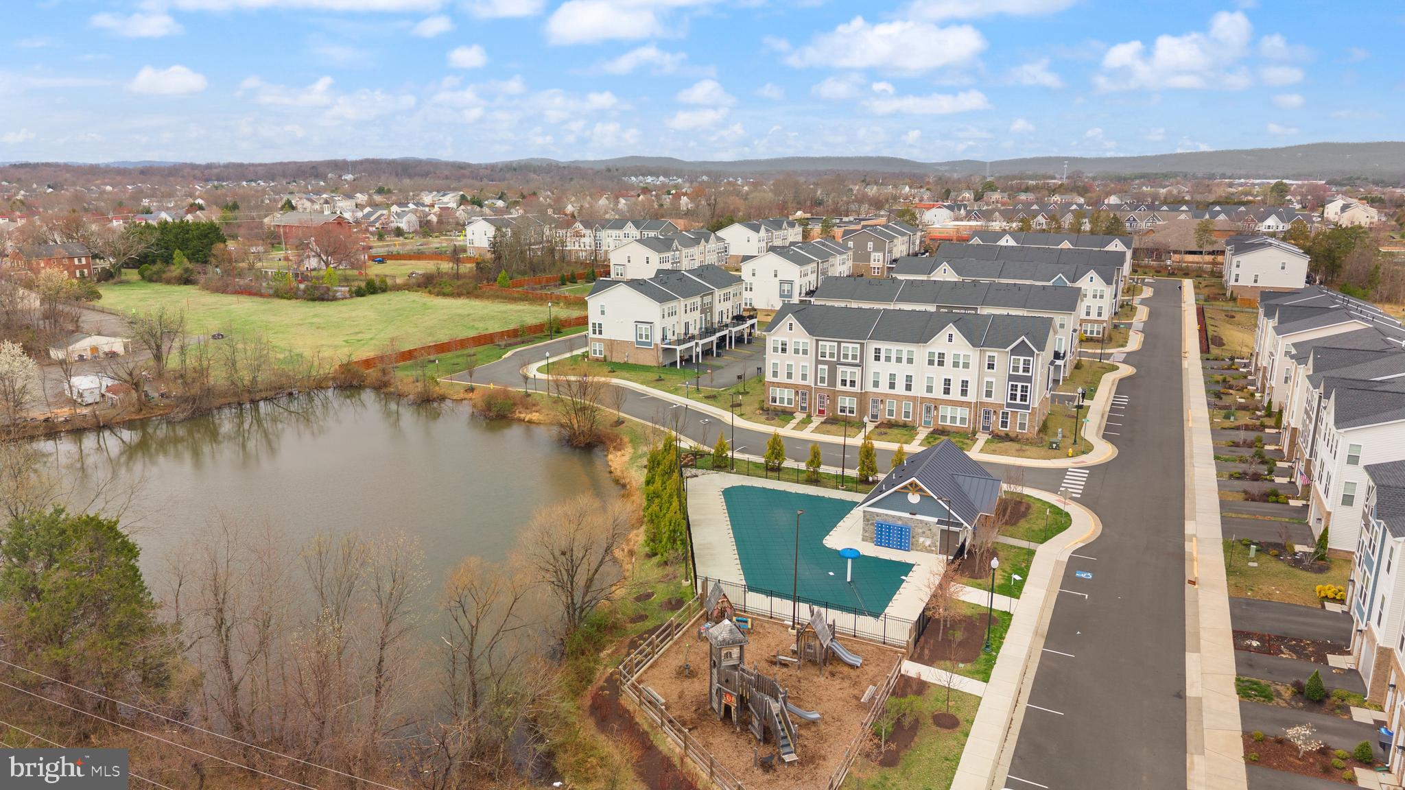 ROBINSON MANOR - Residential