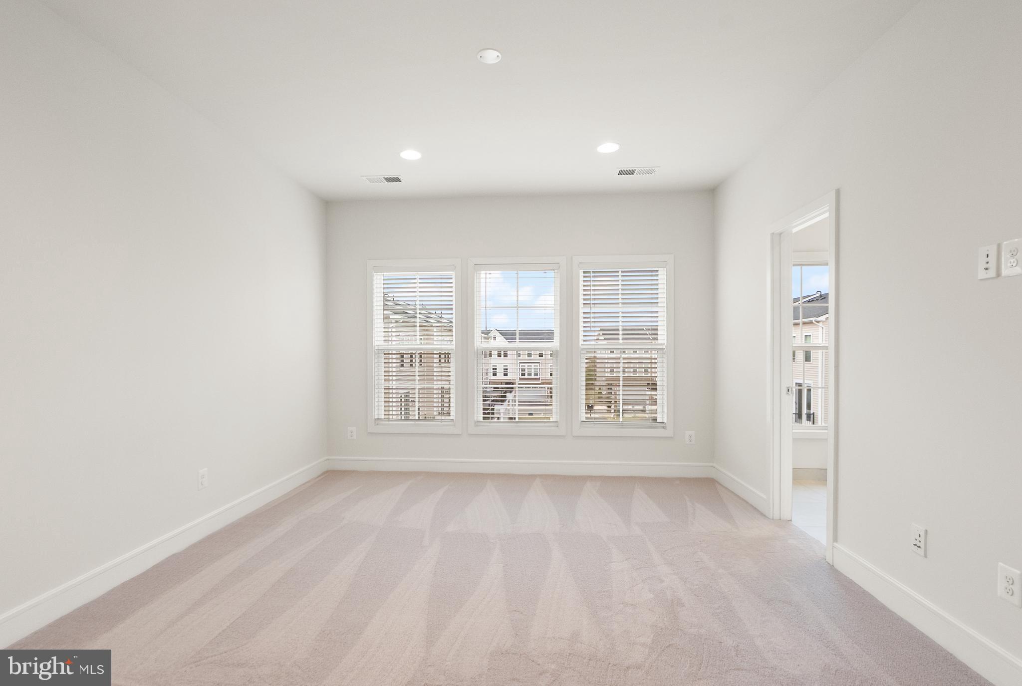 ROBINSON MANOR - Residential