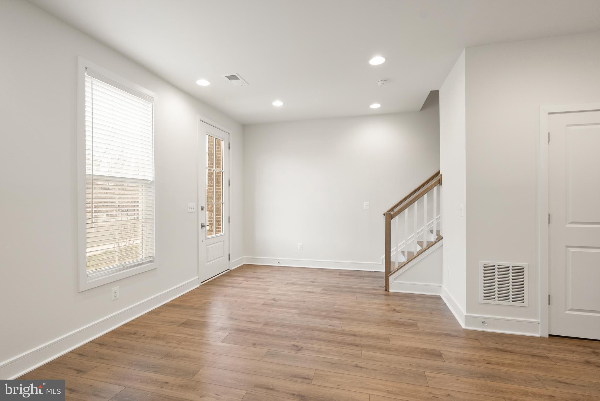 ROBINSON MANOR - Residential