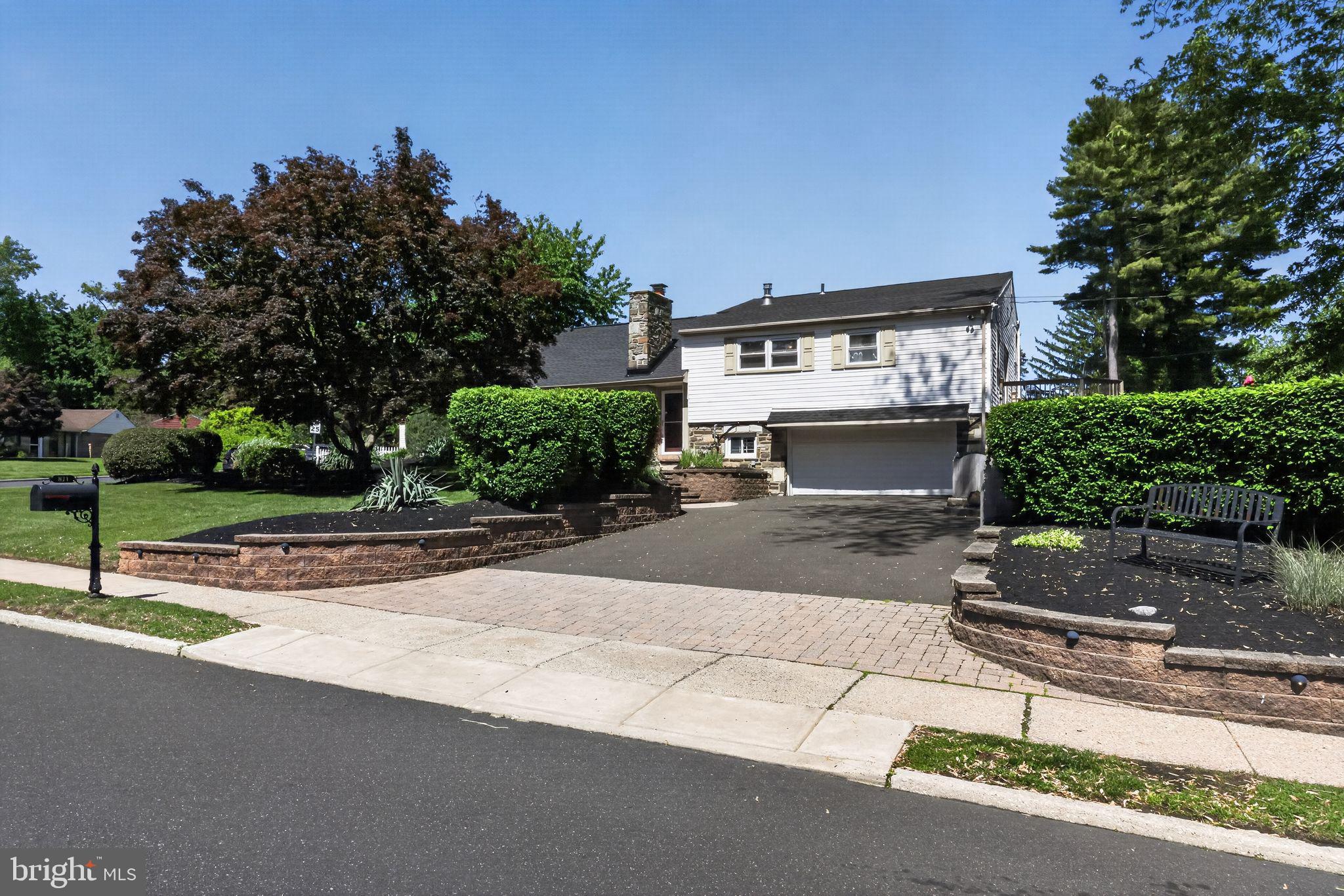 MEADOWBROOK - Residential
