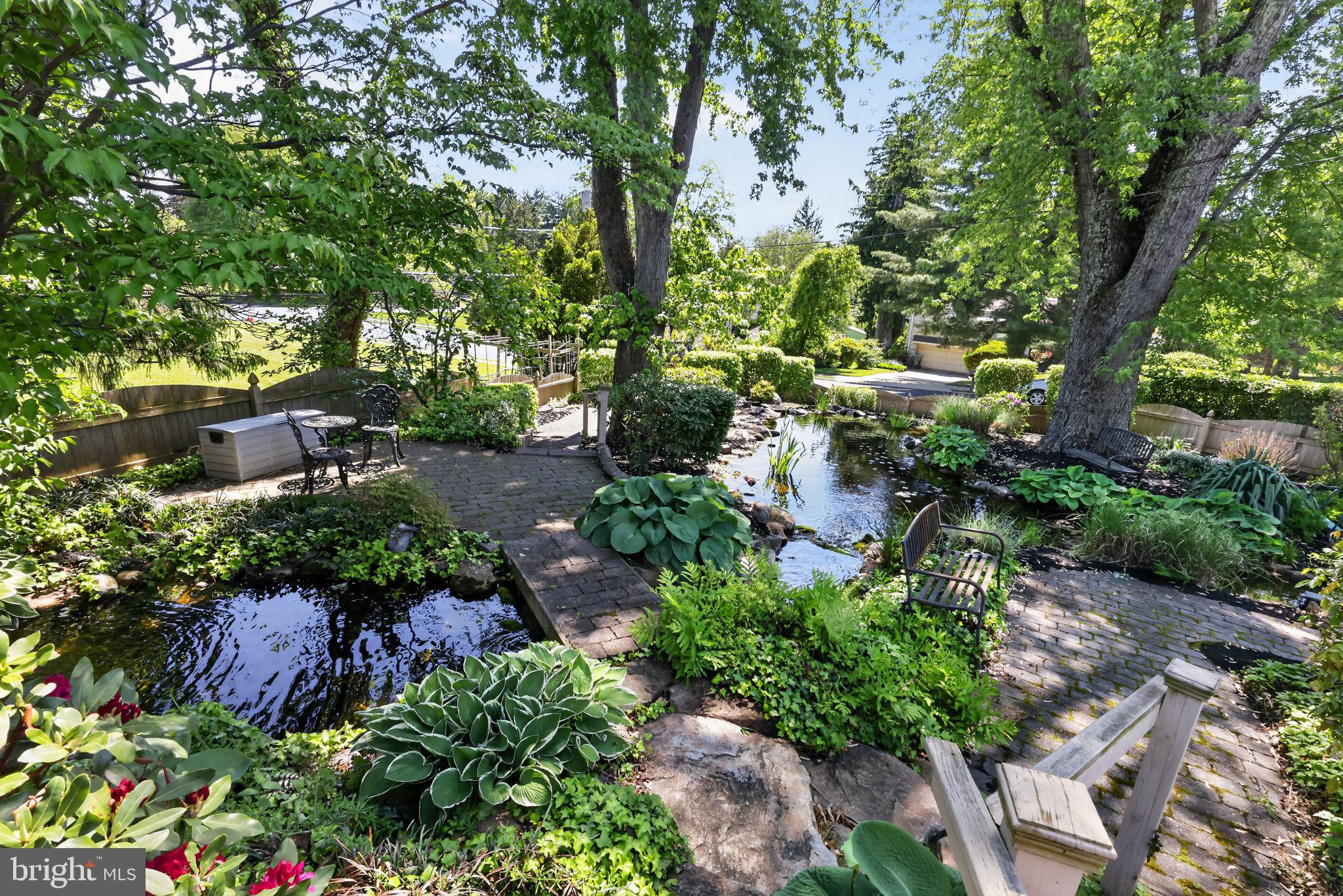 MEADOWBROOK - Residential