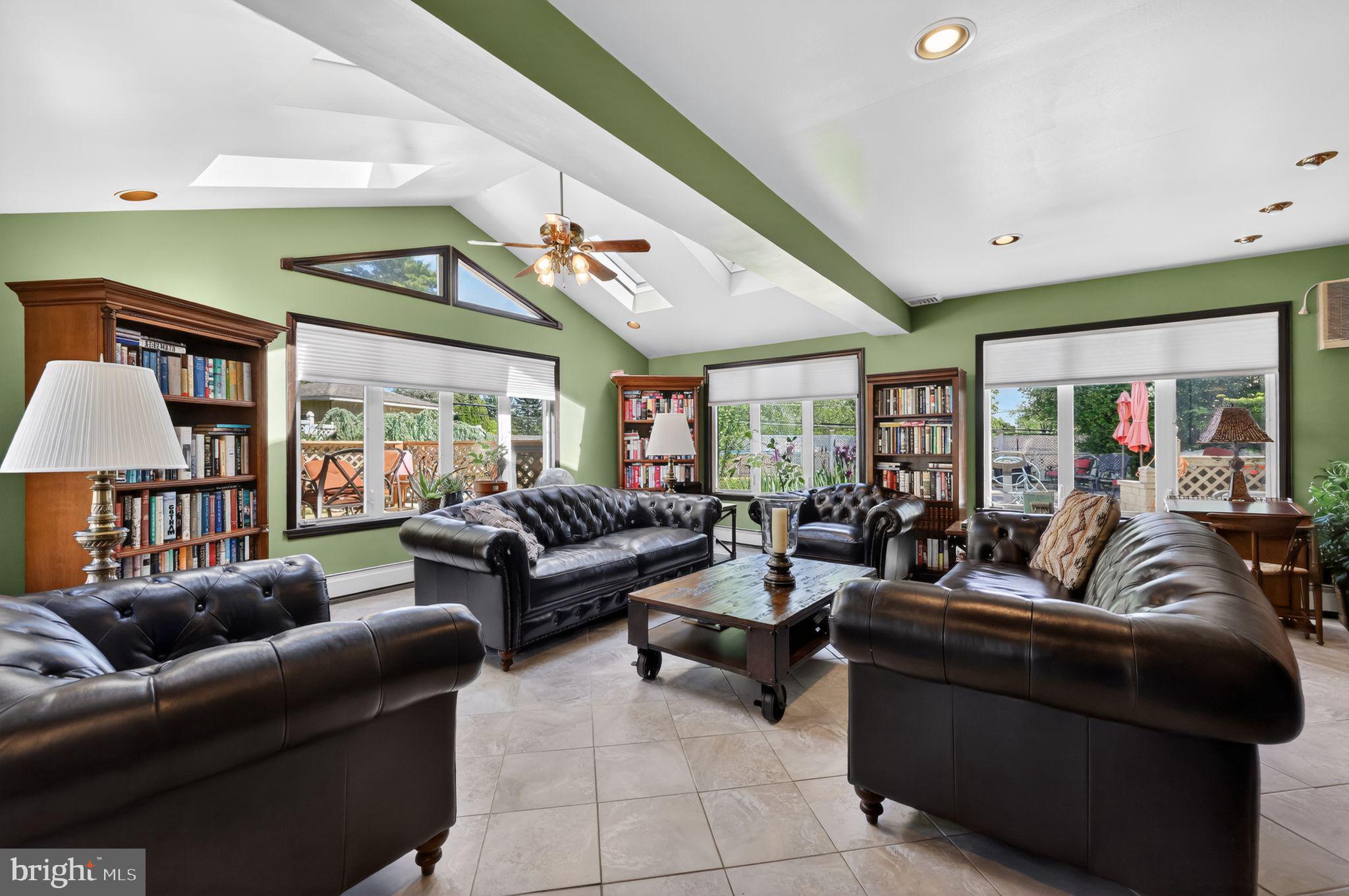 MEADOWBROOK - Residential