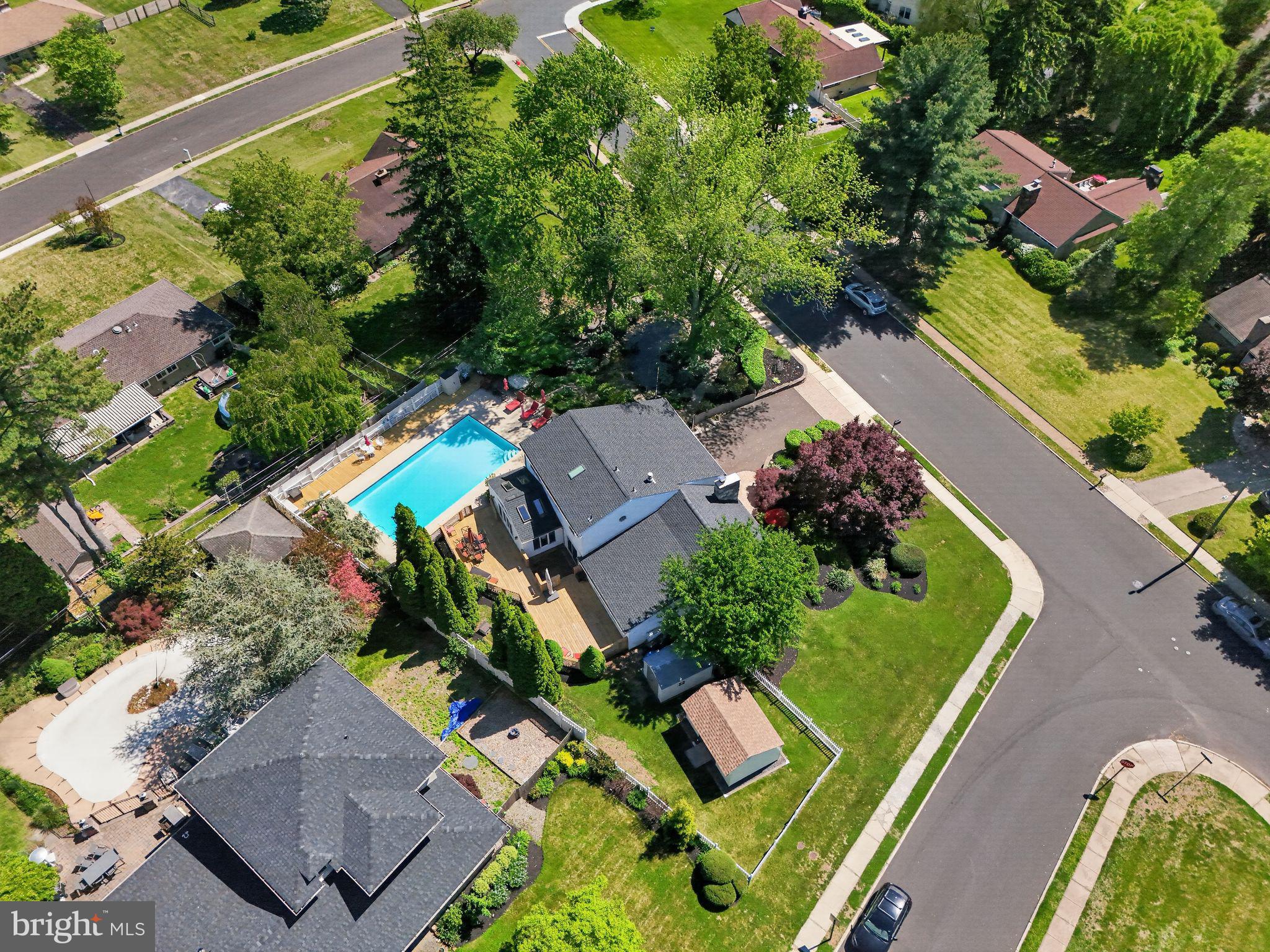 MEADOWBROOK - Residential