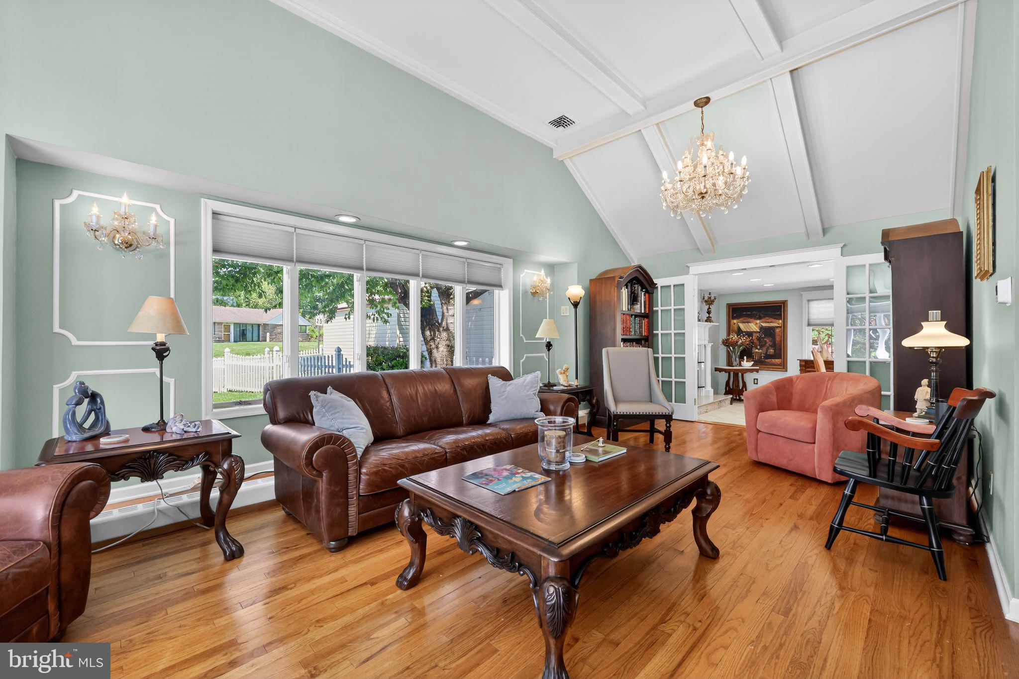 MEADOWBROOK - Residential