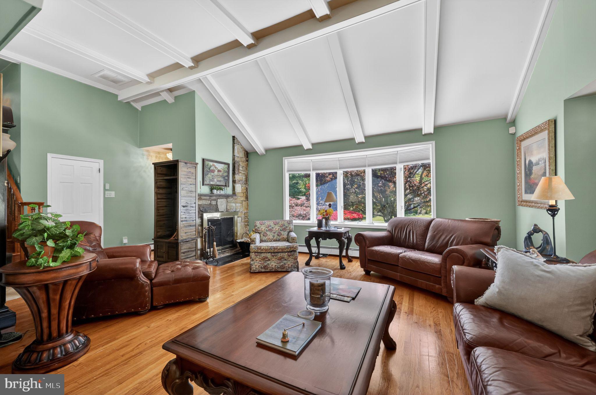 MEADOWBROOK - Residential