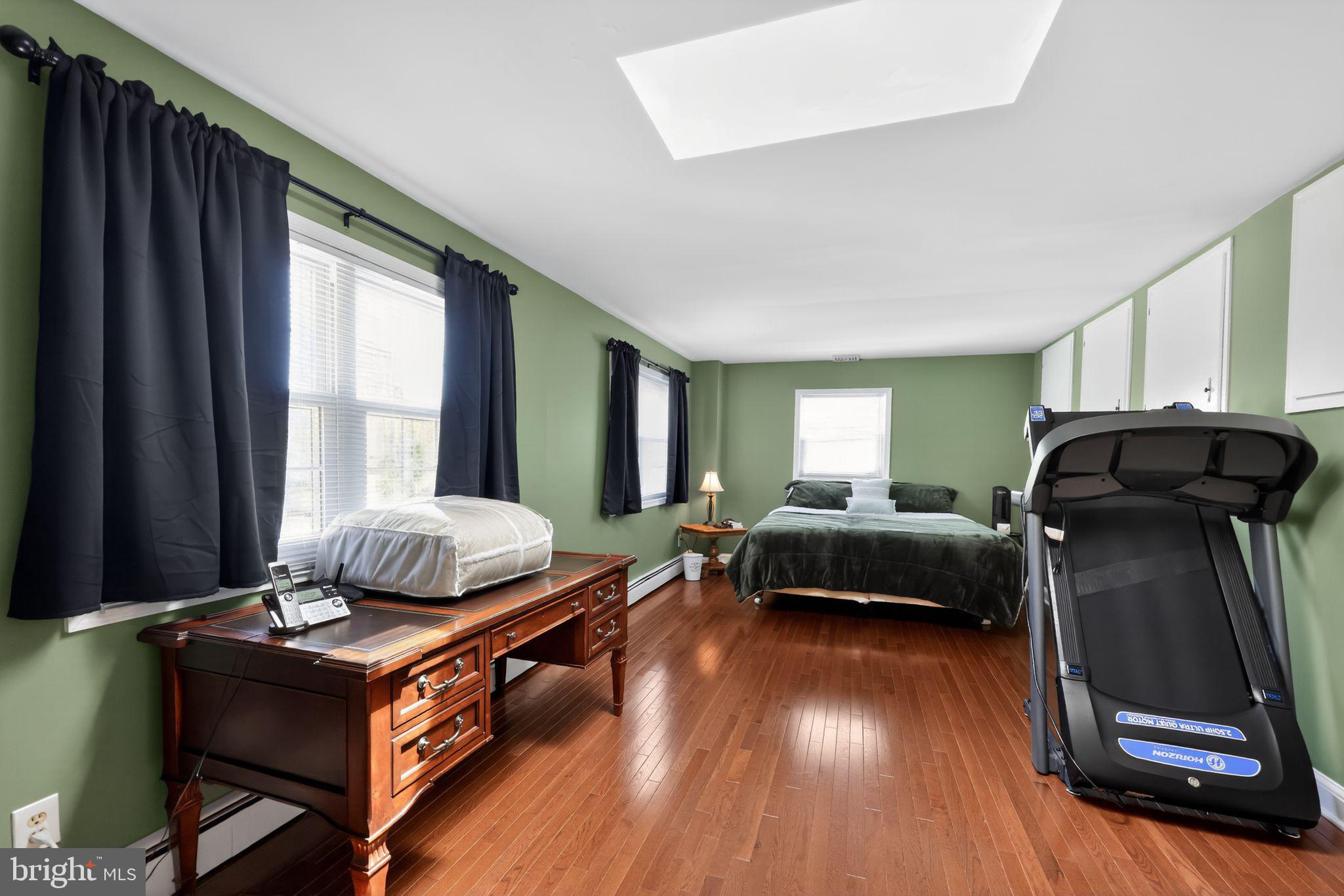MEADOWBROOK - Residential
