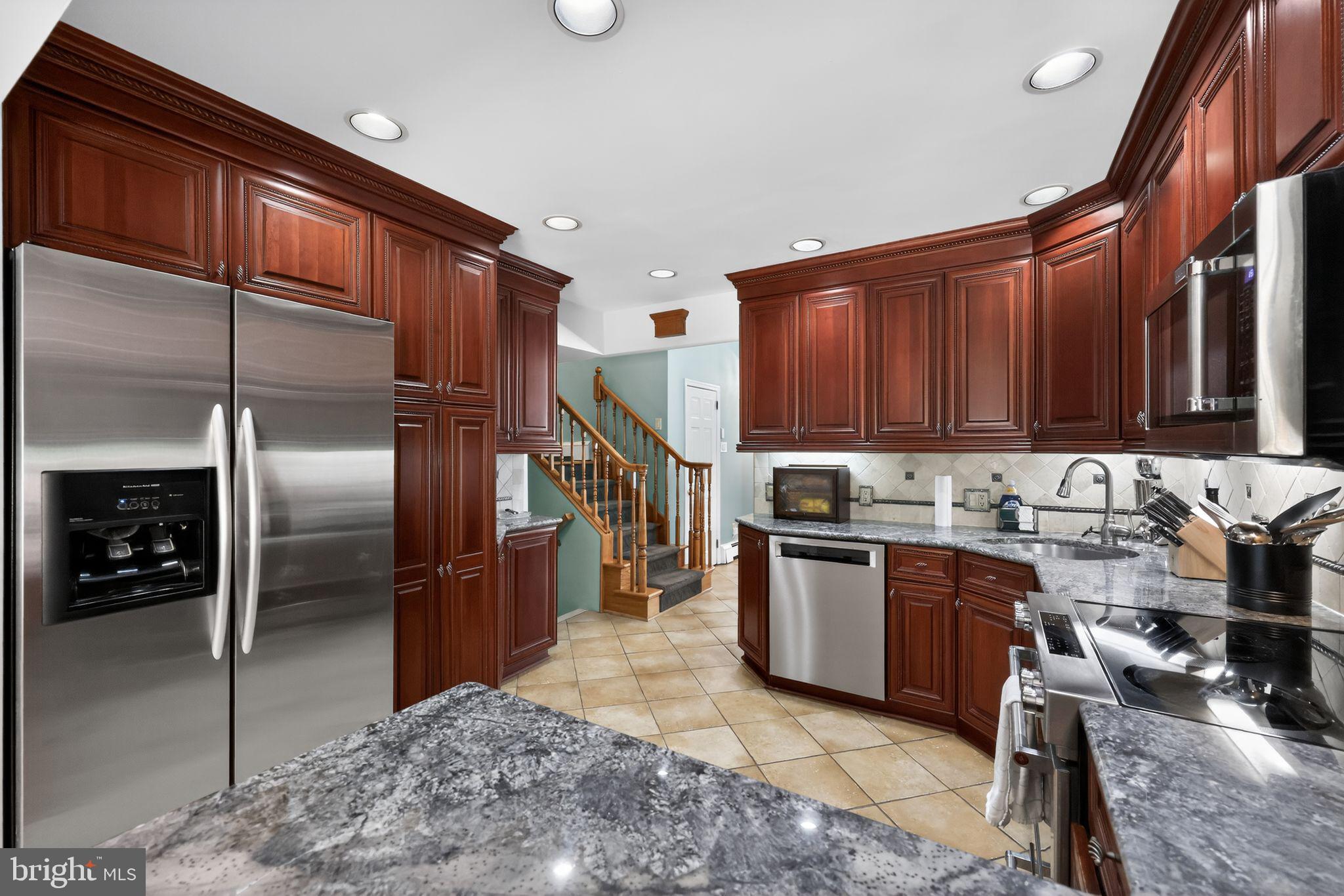 MEADOWBROOK - Residential