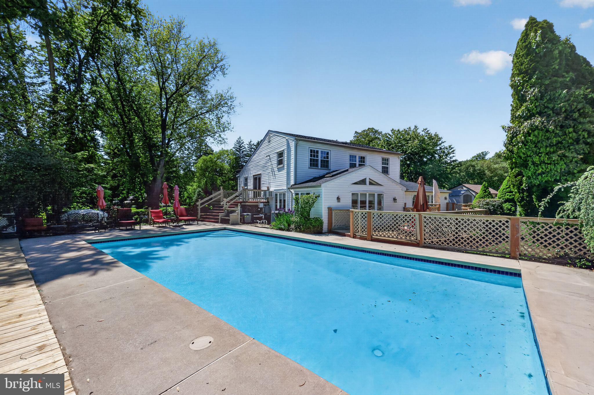 MEADOWBROOK - Residential
