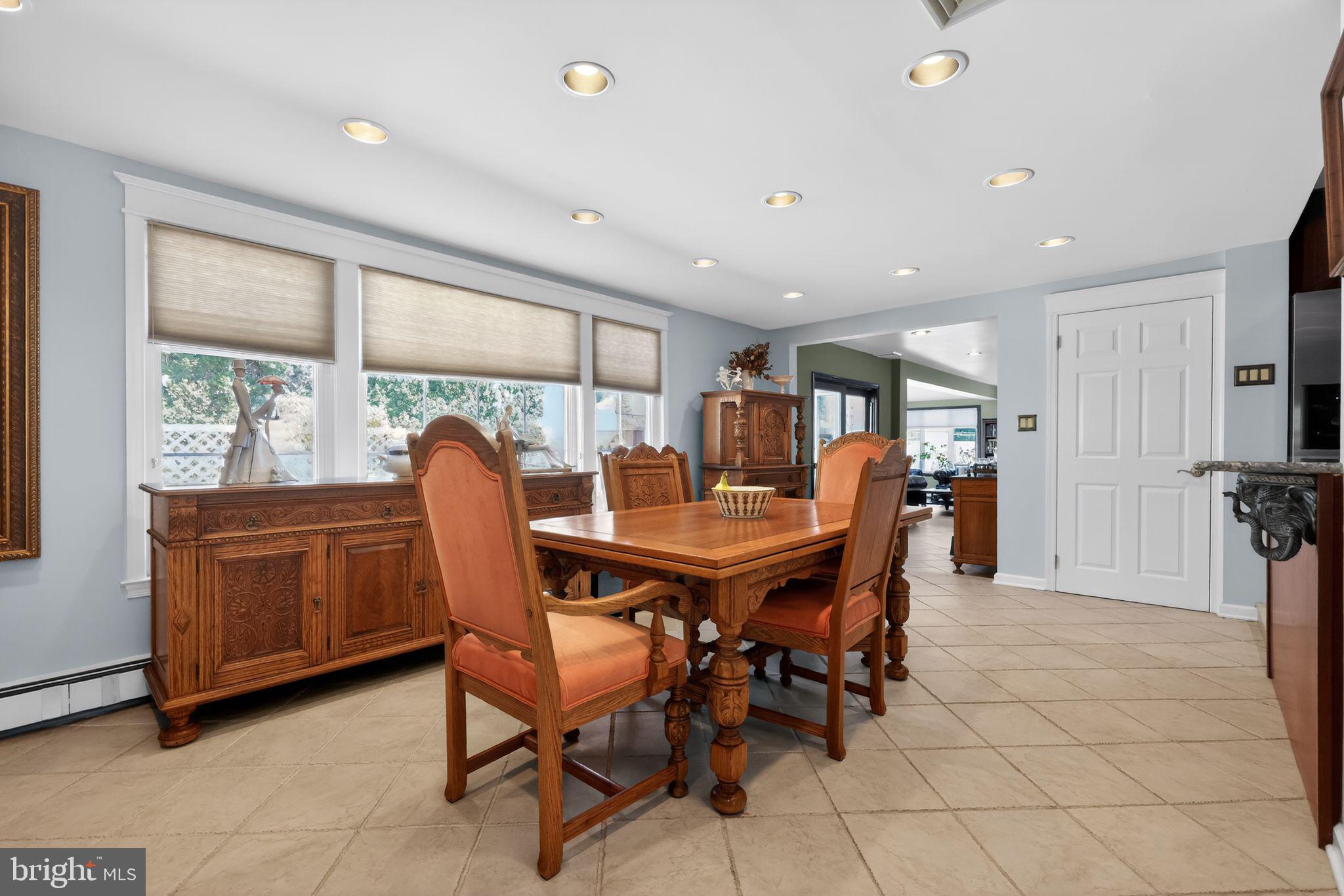 MEADOWBROOK - Residential