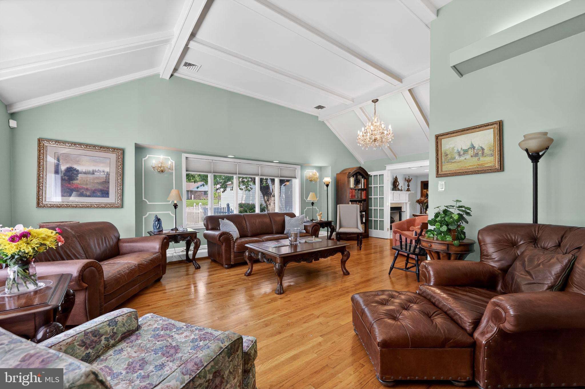 MEADOWBROOK - Residential