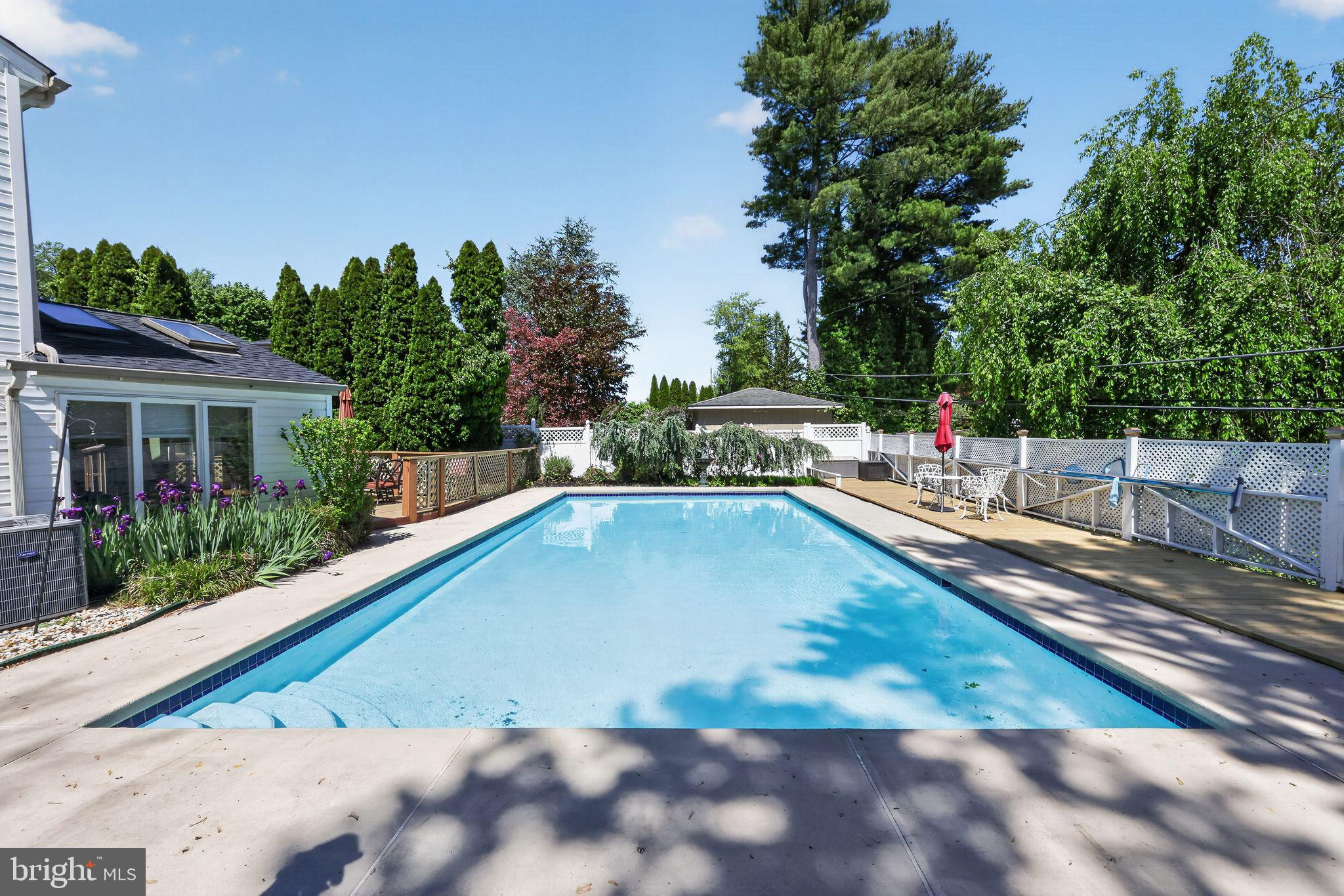 MEADOWBROOK - Residential