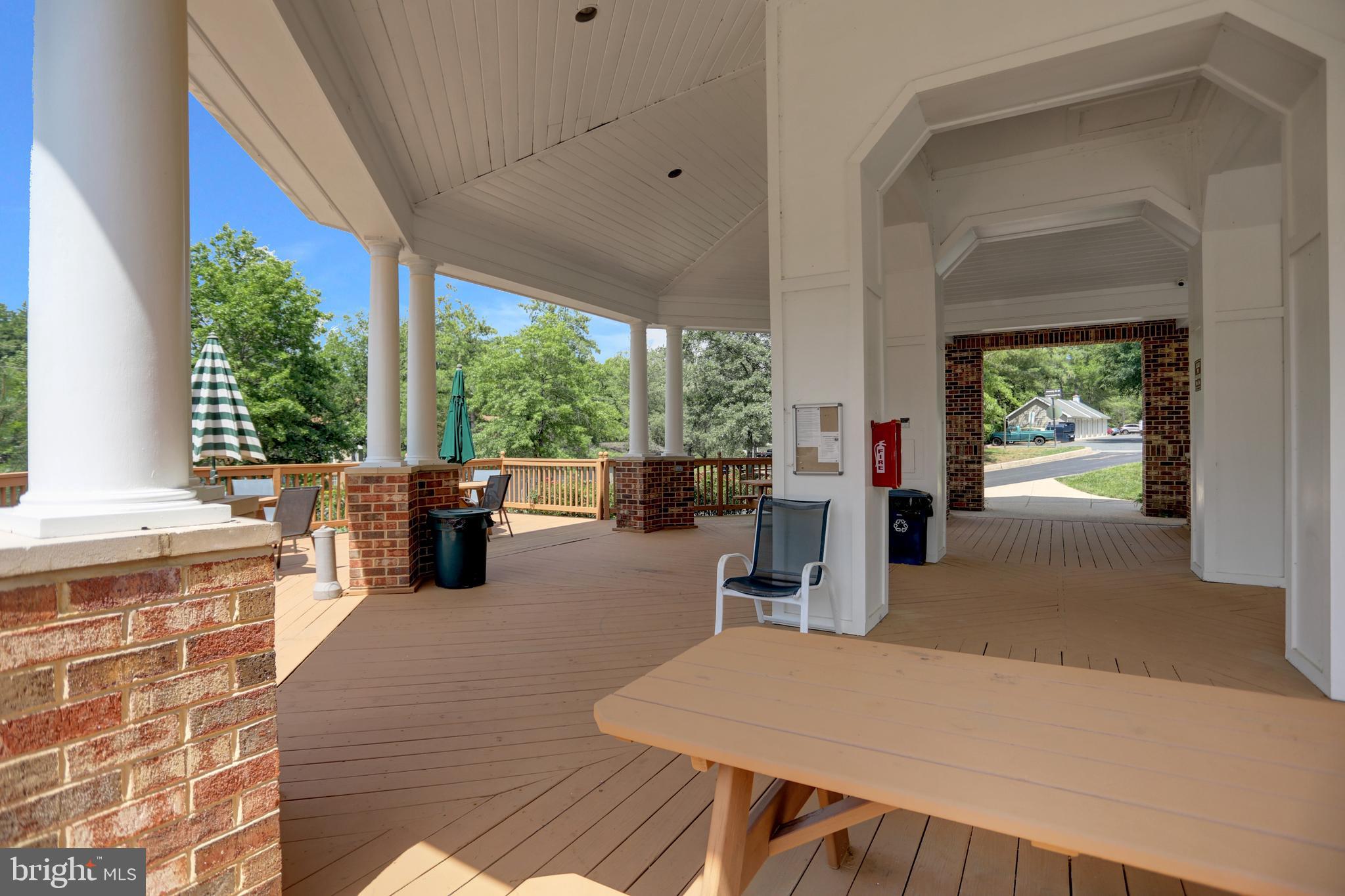 ENGLISH COUNTRY MANOR - Residential