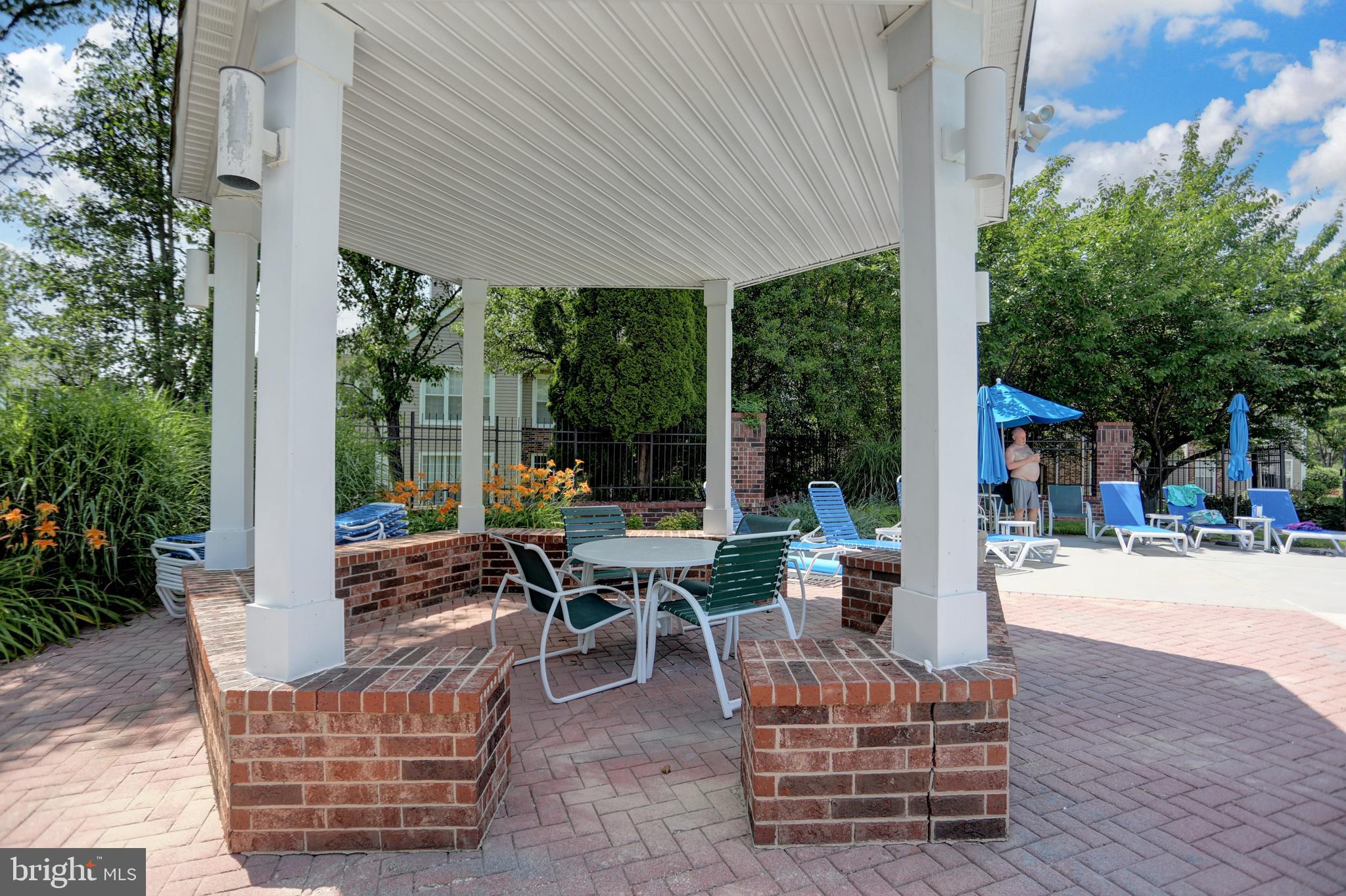 ENGLISH COUNTRY MANOR - Residential