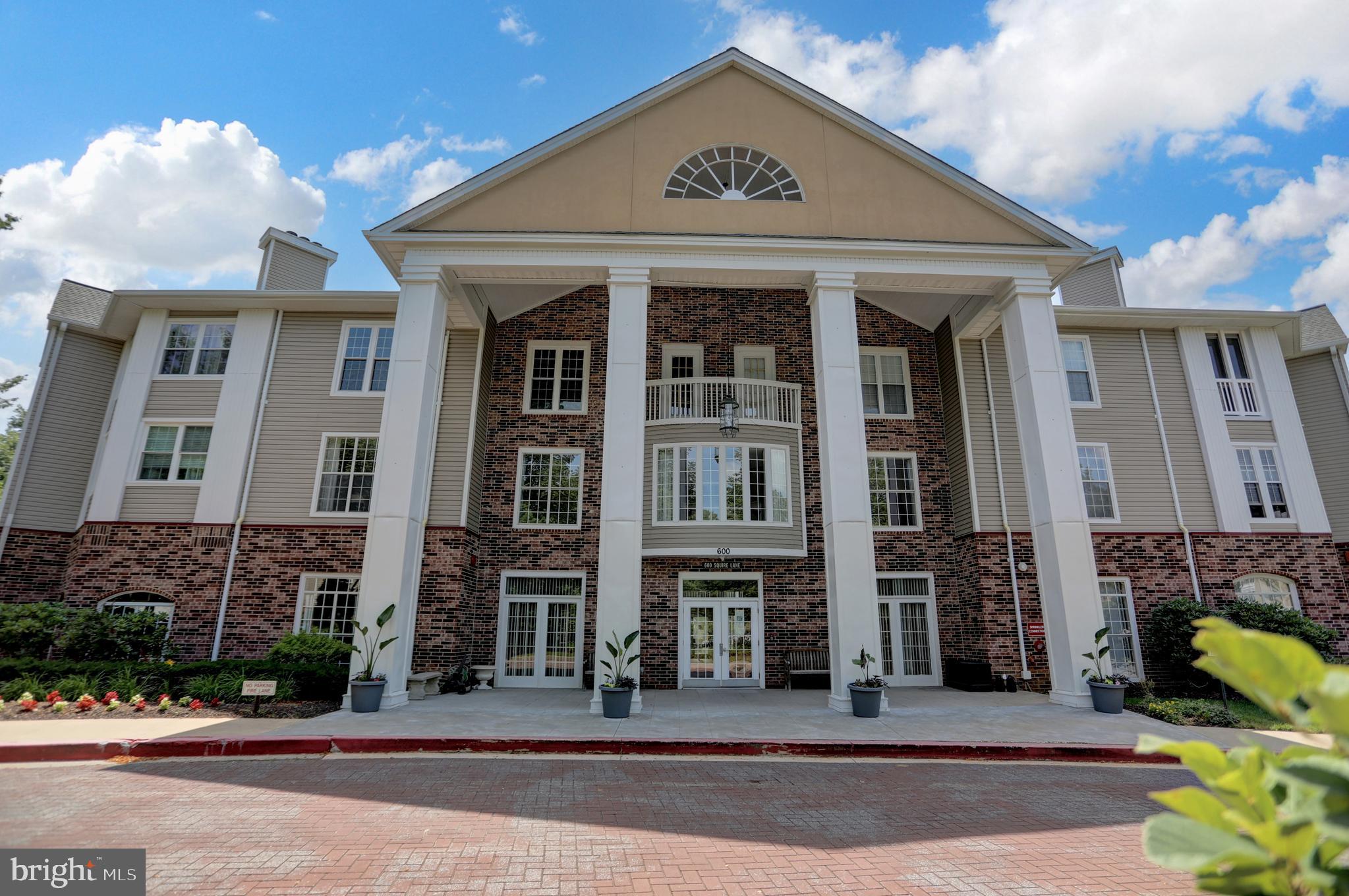 ENGLISH COUNTRY MANOR - Residential