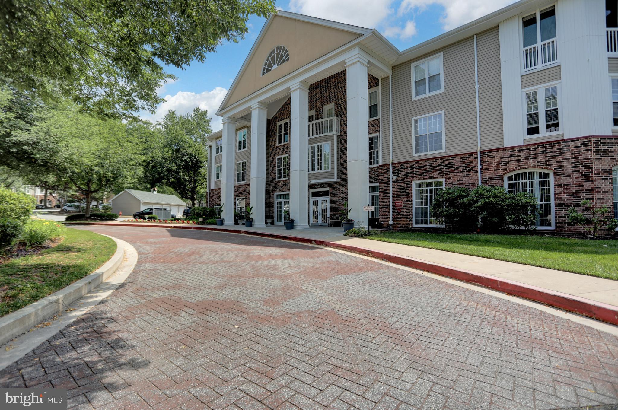 ENGLISH COUNTRY MANOR - Residential