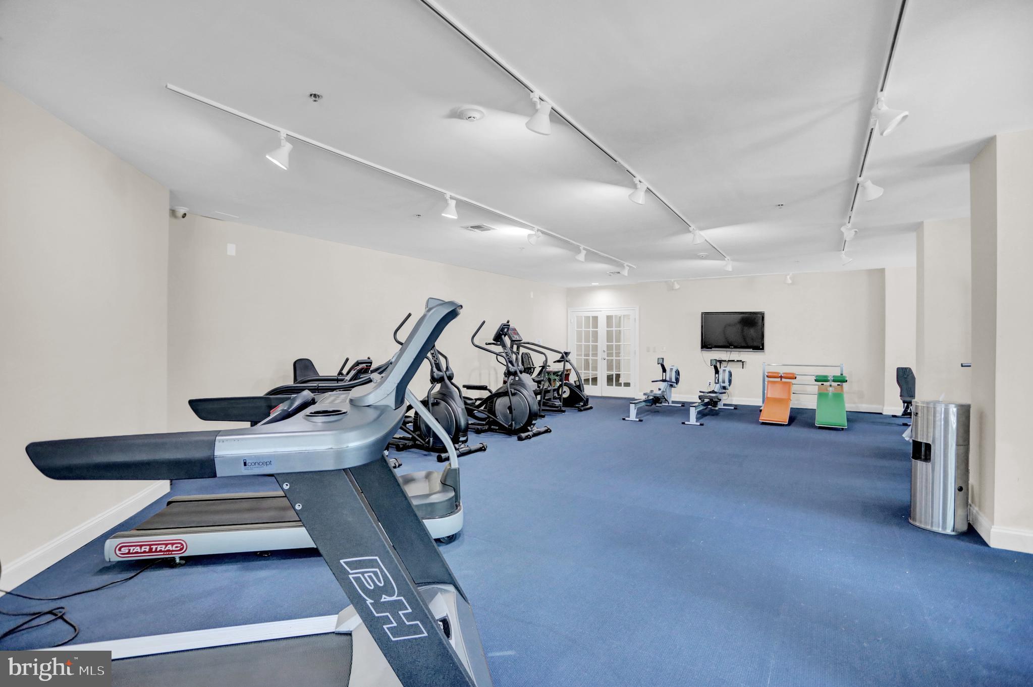 ENGLISH COUNTRY MANOR - Residential