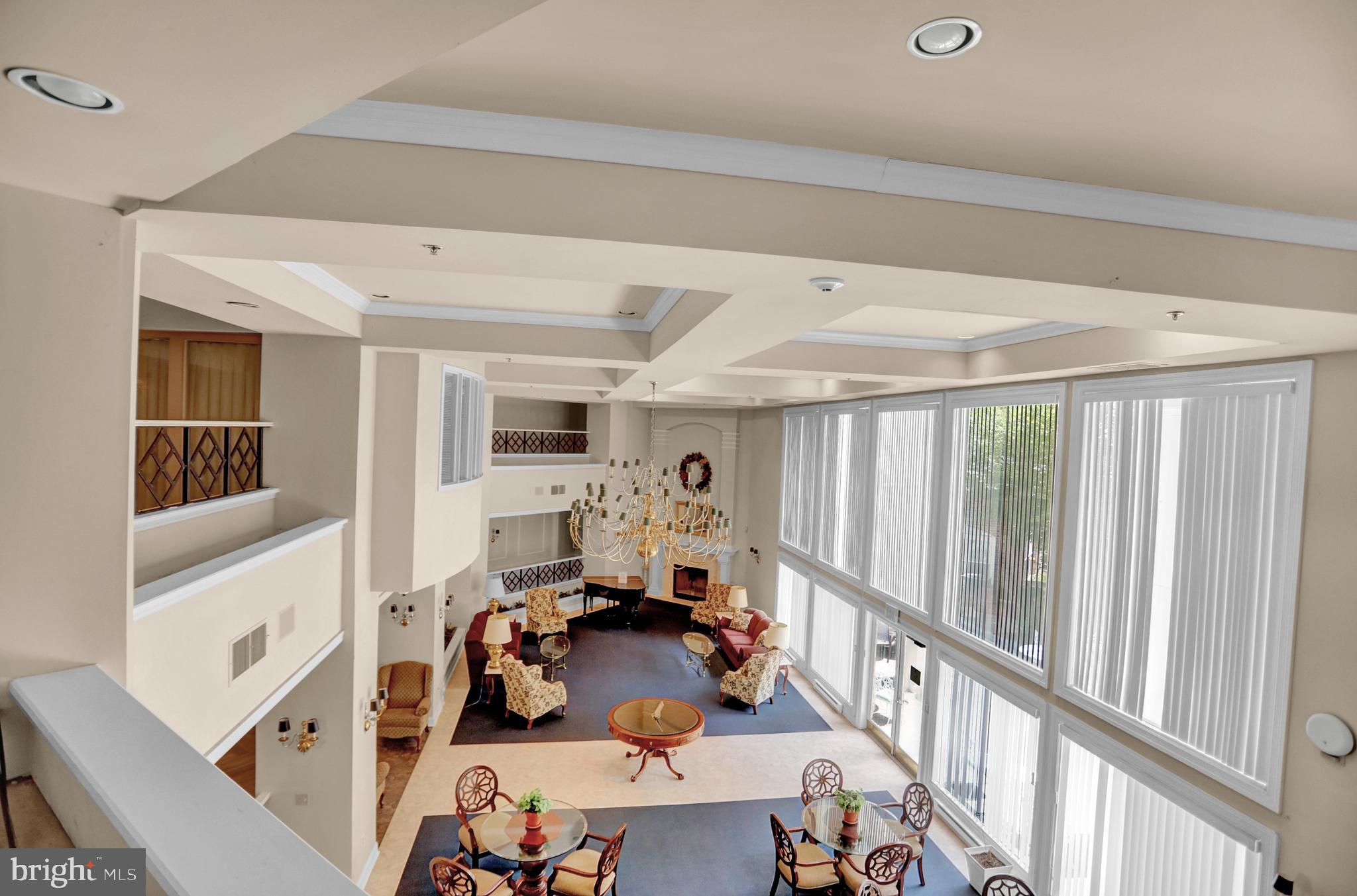 ENGLISH COUNTRY MANOR - Residential