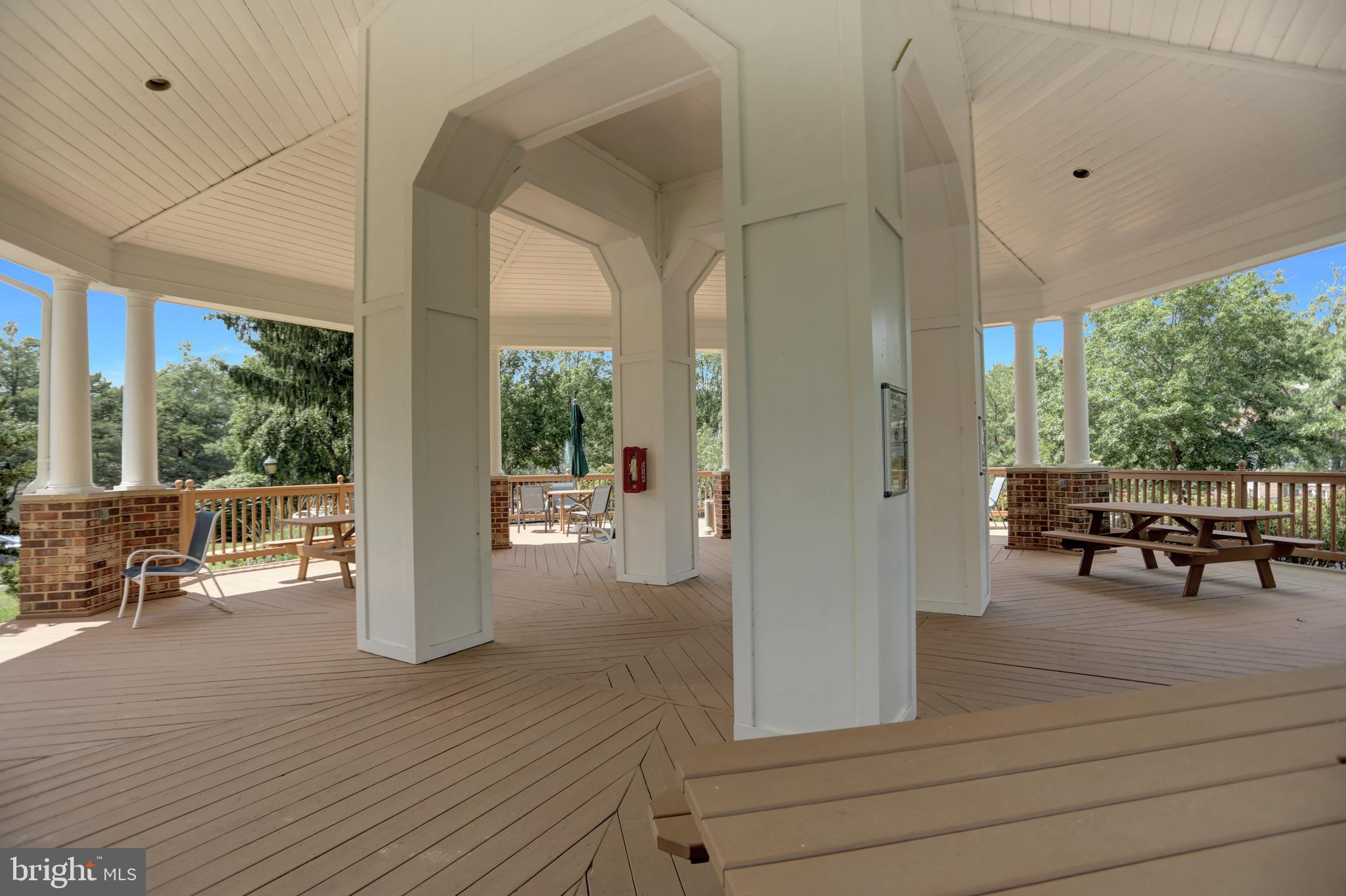 ENGLISH COUNTRY MANOR - Residential