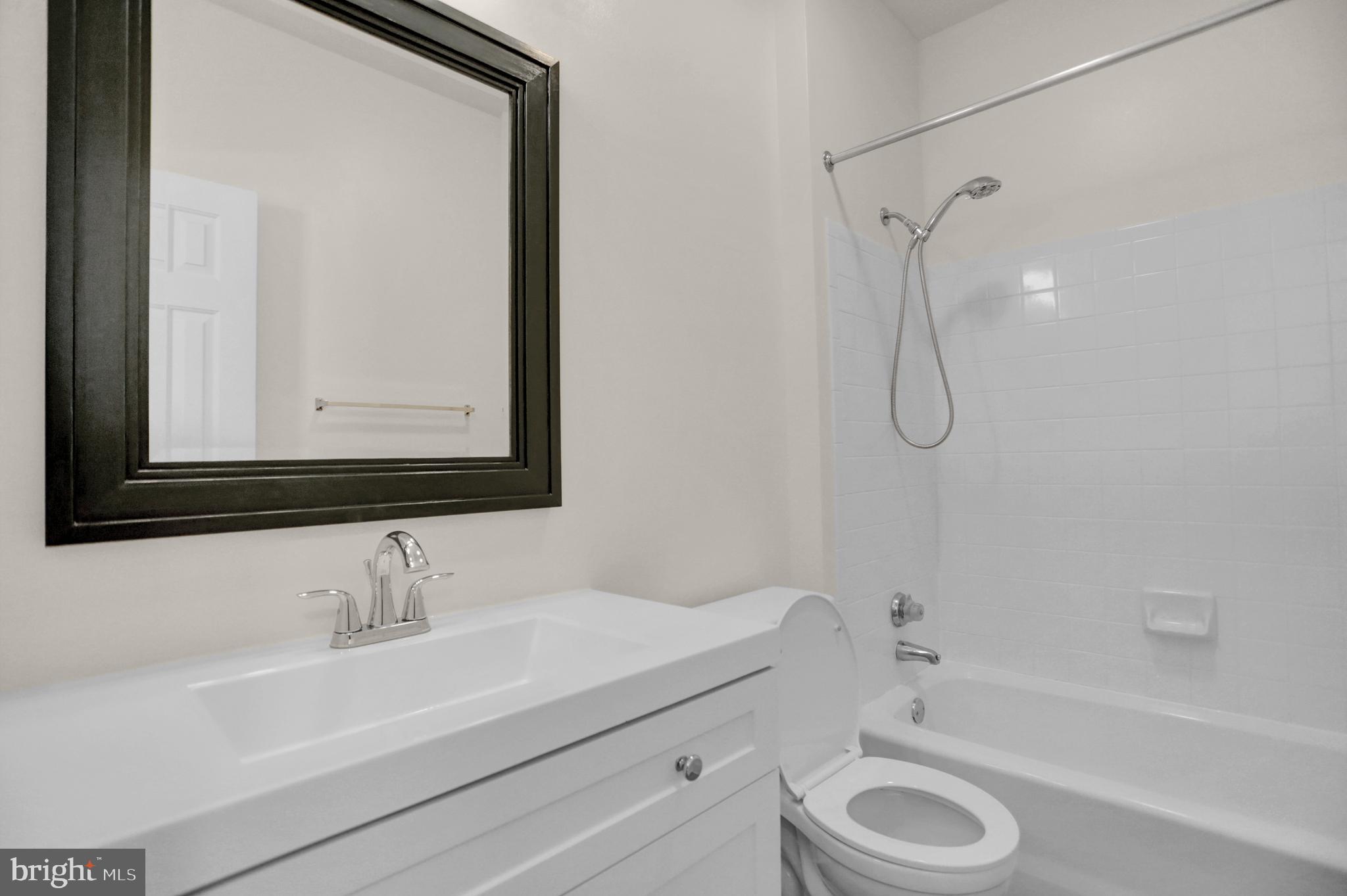 ENGLISH COUNTRY MANOR - Residential