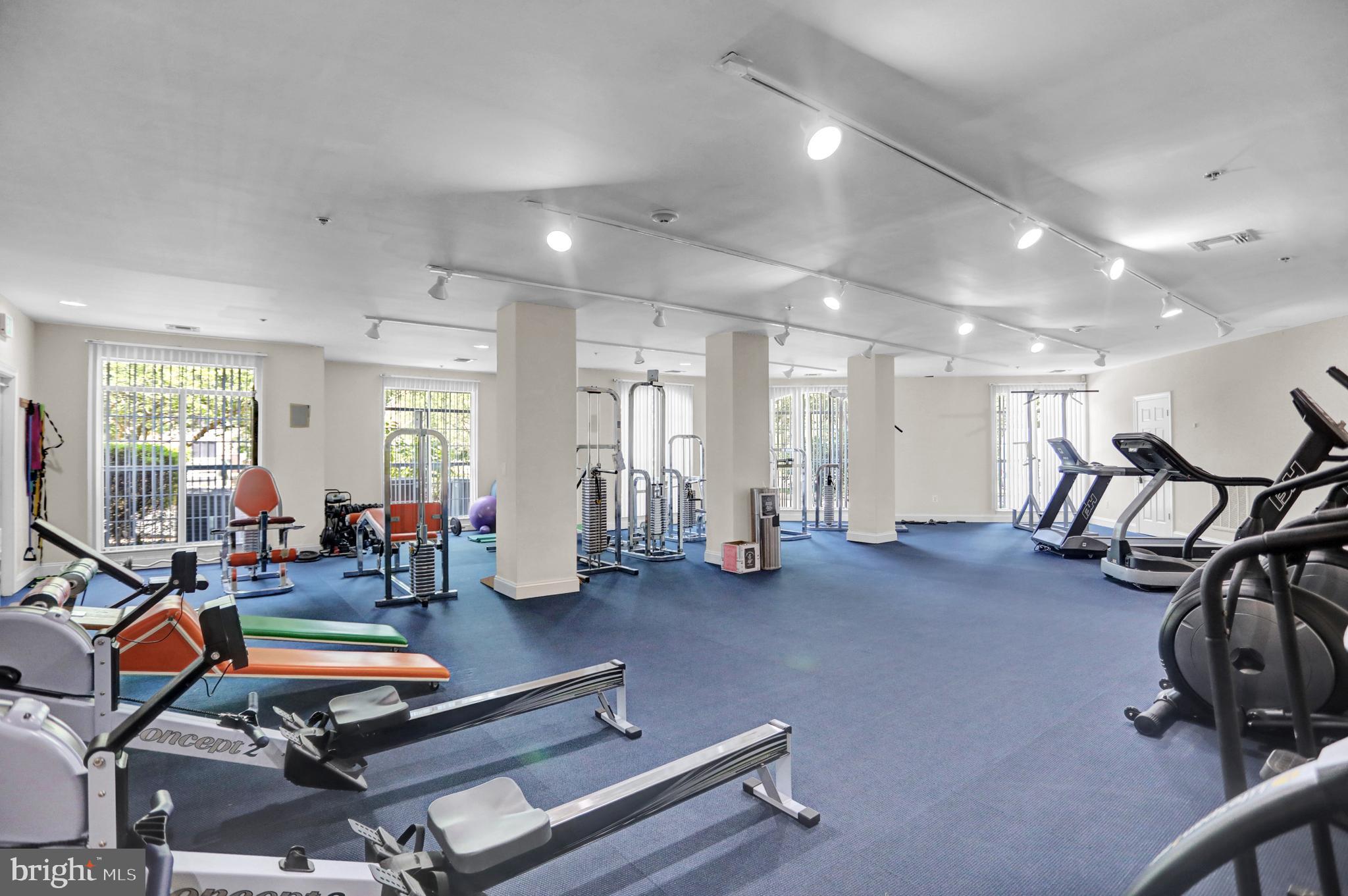 ENGLISH COUNTRY MANOR - Residential