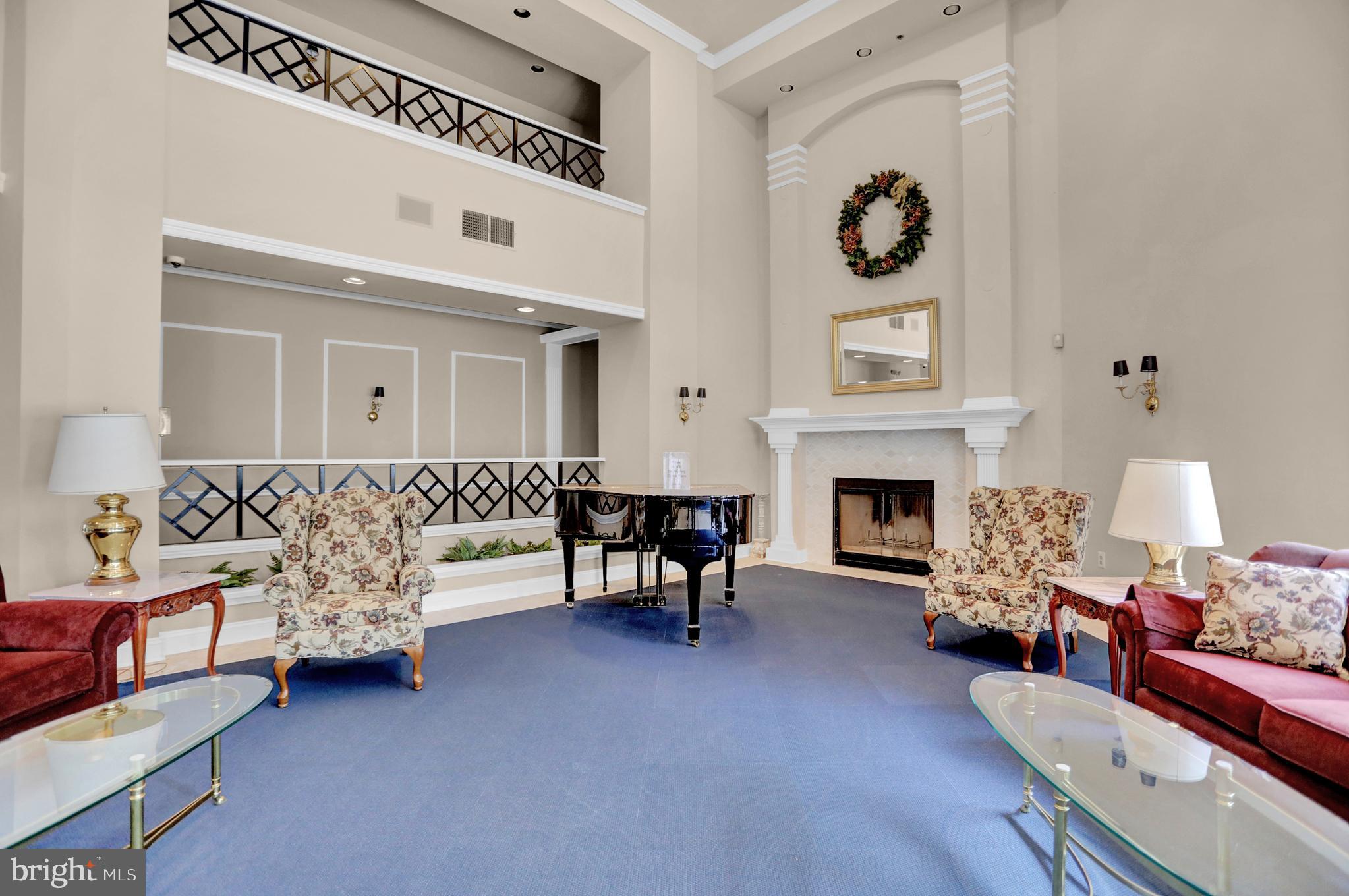 ENGLISH COUNTRY MANOR - Residential