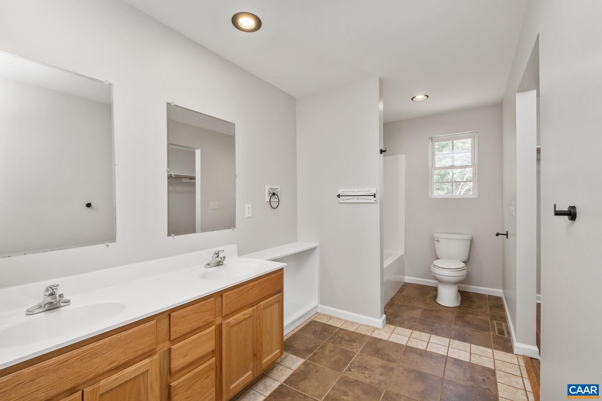 UNKNOWN - Residential Lease