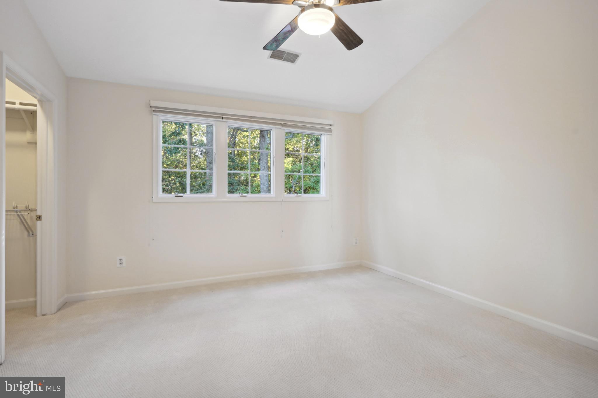 ISLAND CREEK - Residential Lease