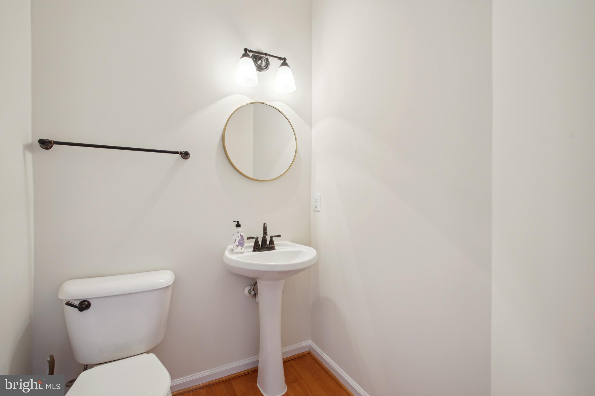 ISLAND CREEK - Residential Lease