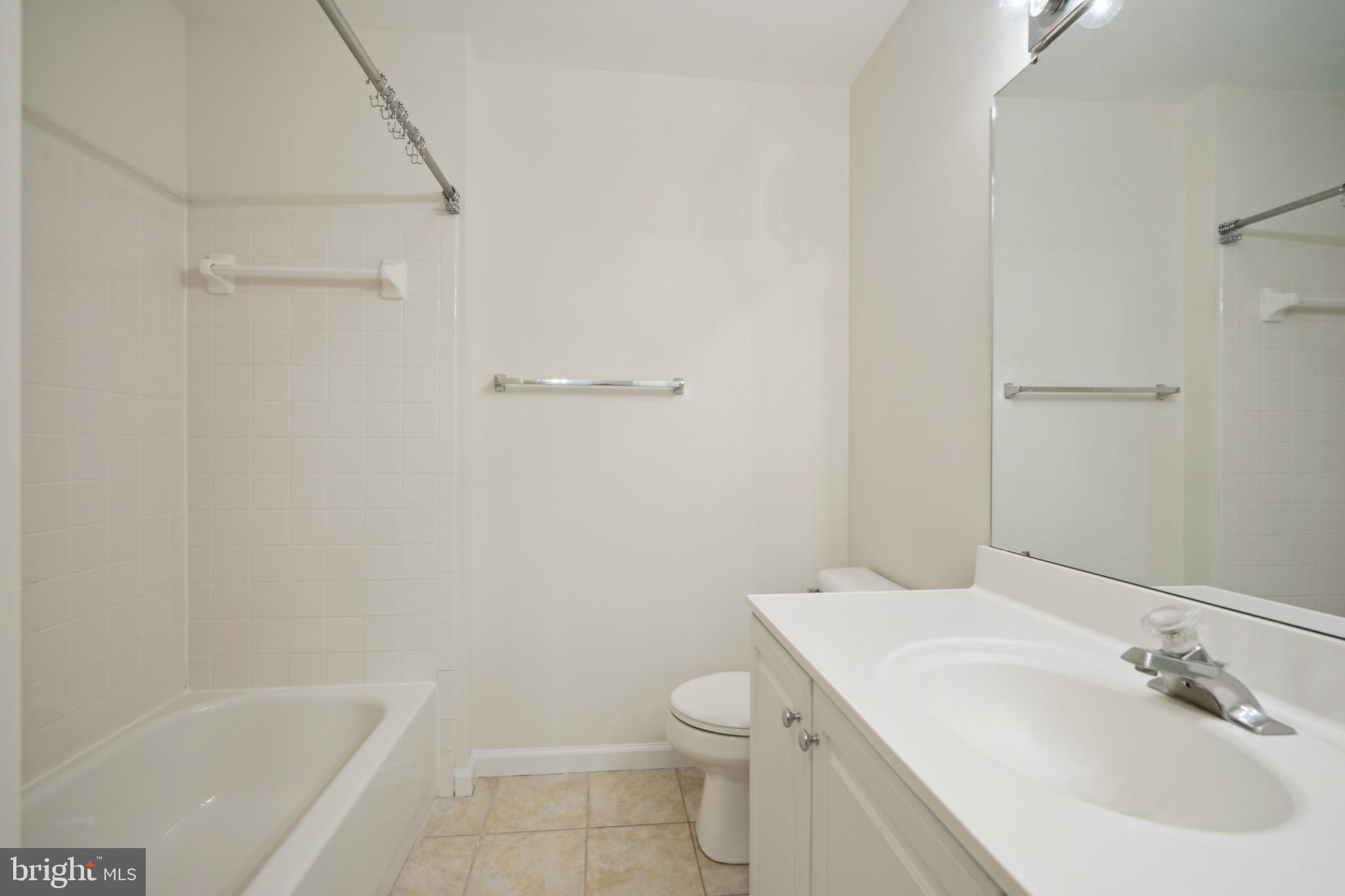 ISLAND CREEK - Residential Lease