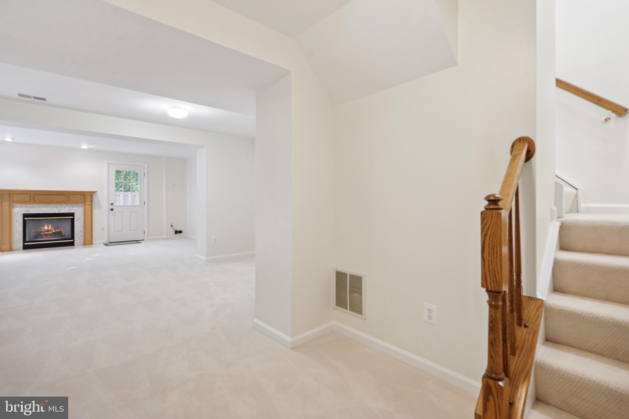 ISLAND CREEK - Residential Lease