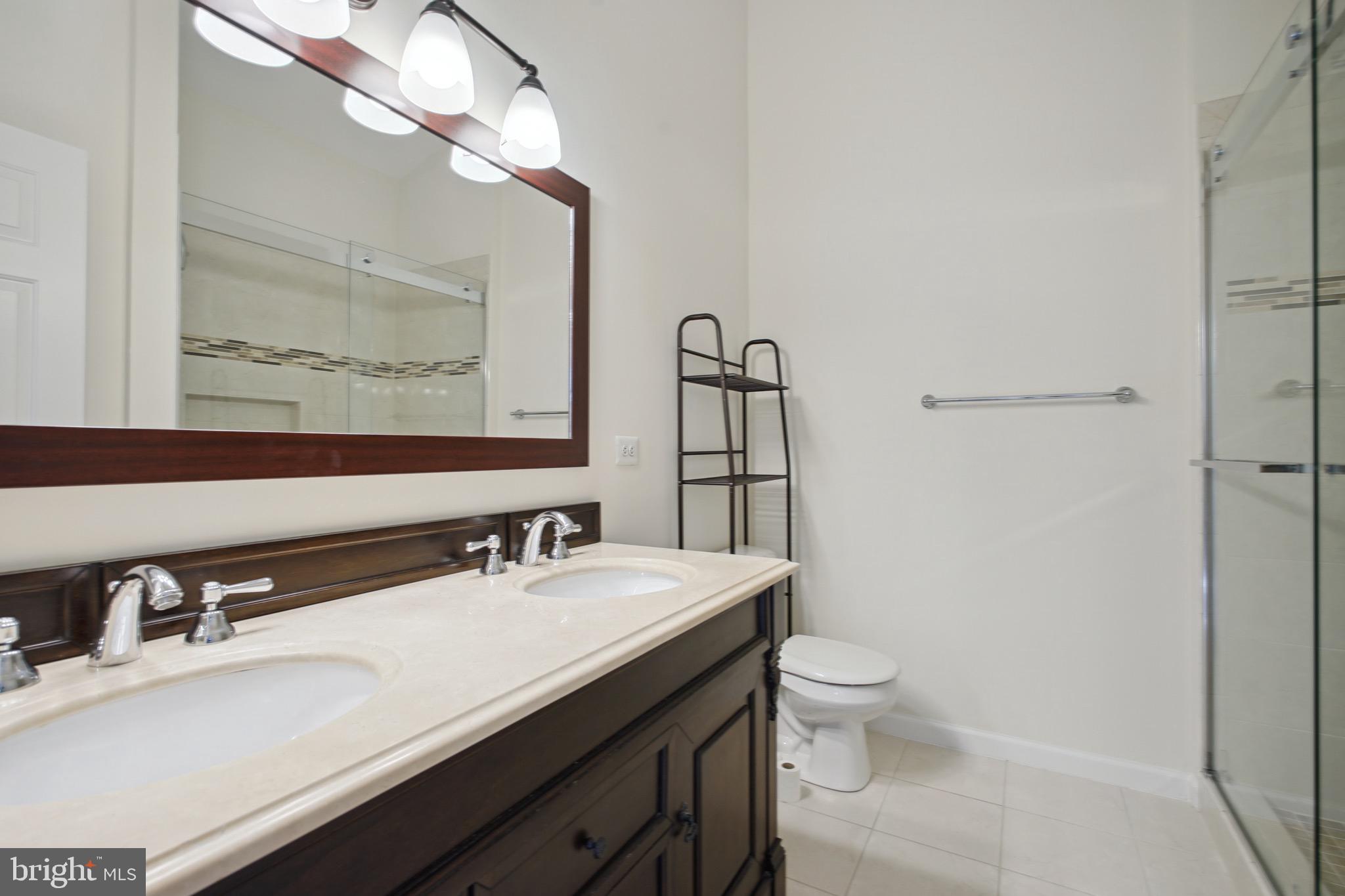 ISLAND CREEK - Residential Lease