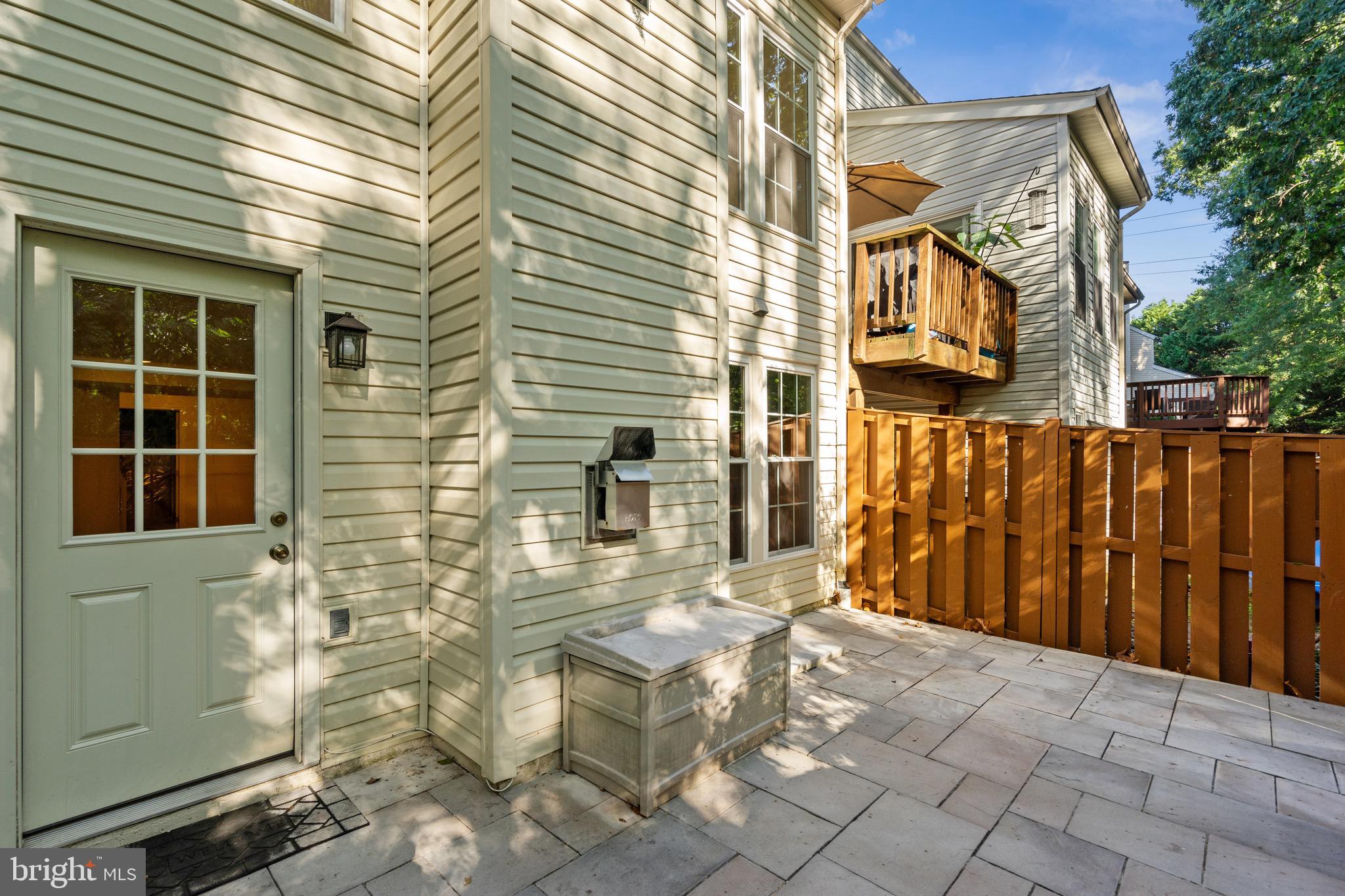 ISLAND CREEK - Residential Lease