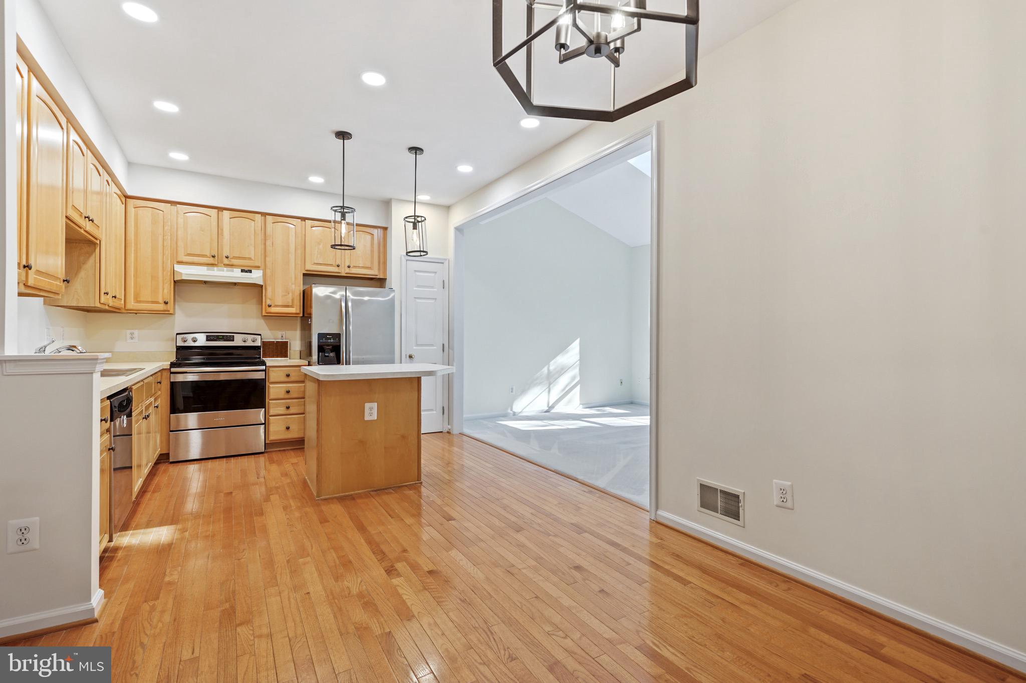 ISLAND CREEK - Residential Lease