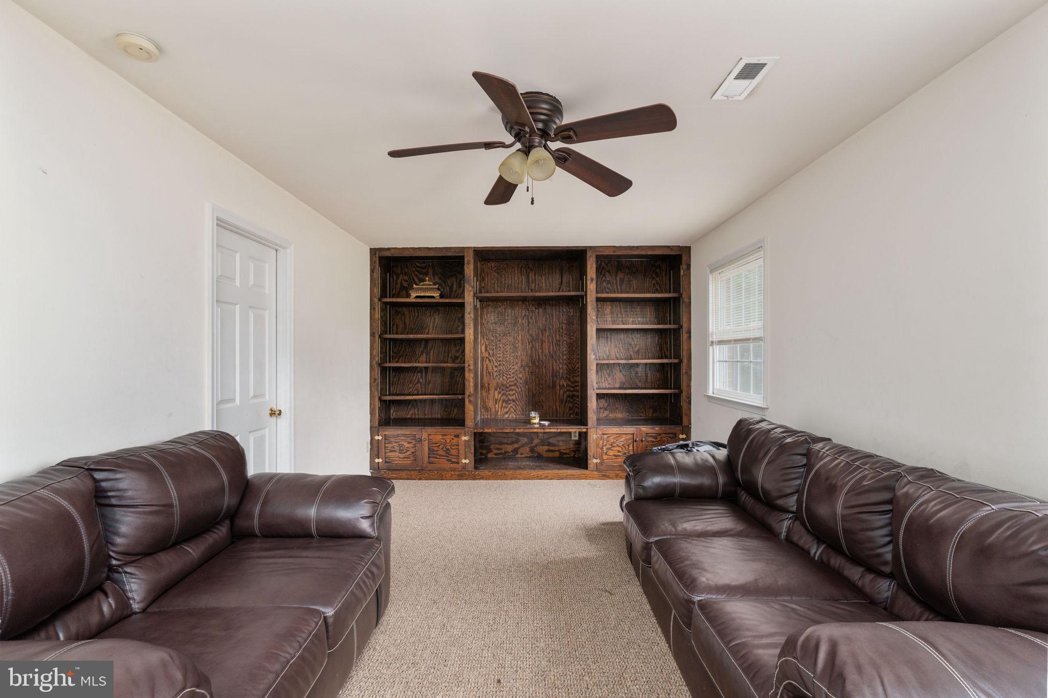 LAKE LAND OR - Residential