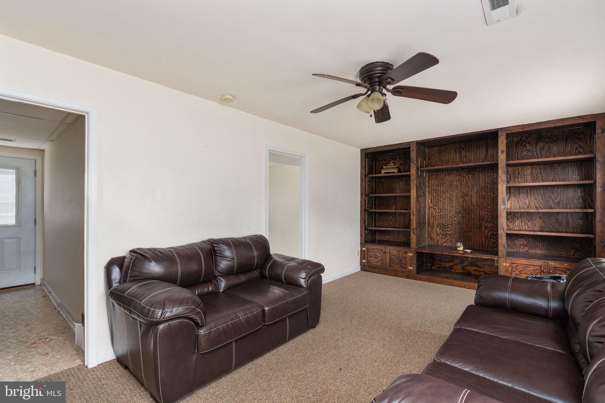 LAKE LAND OR - Residential