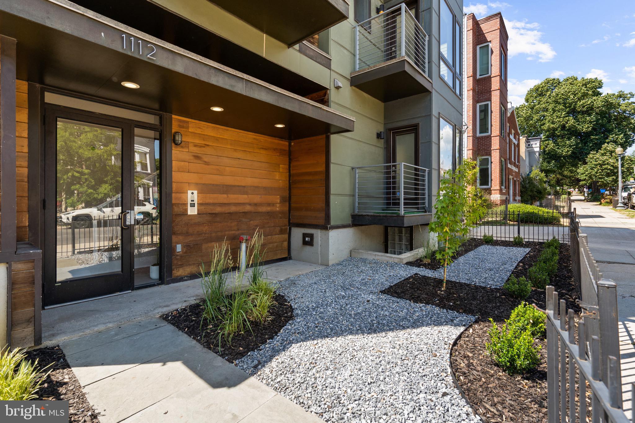 1112 MONTELLO AVENUE NE 401