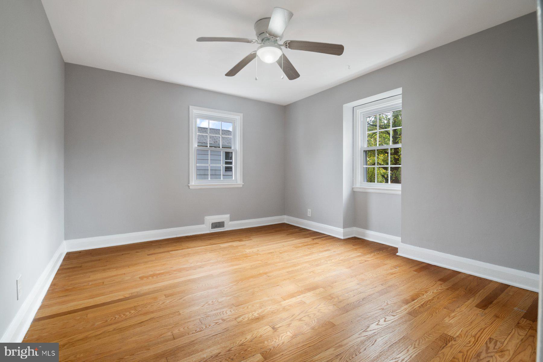 COLONIAL VILLAGE - Residential